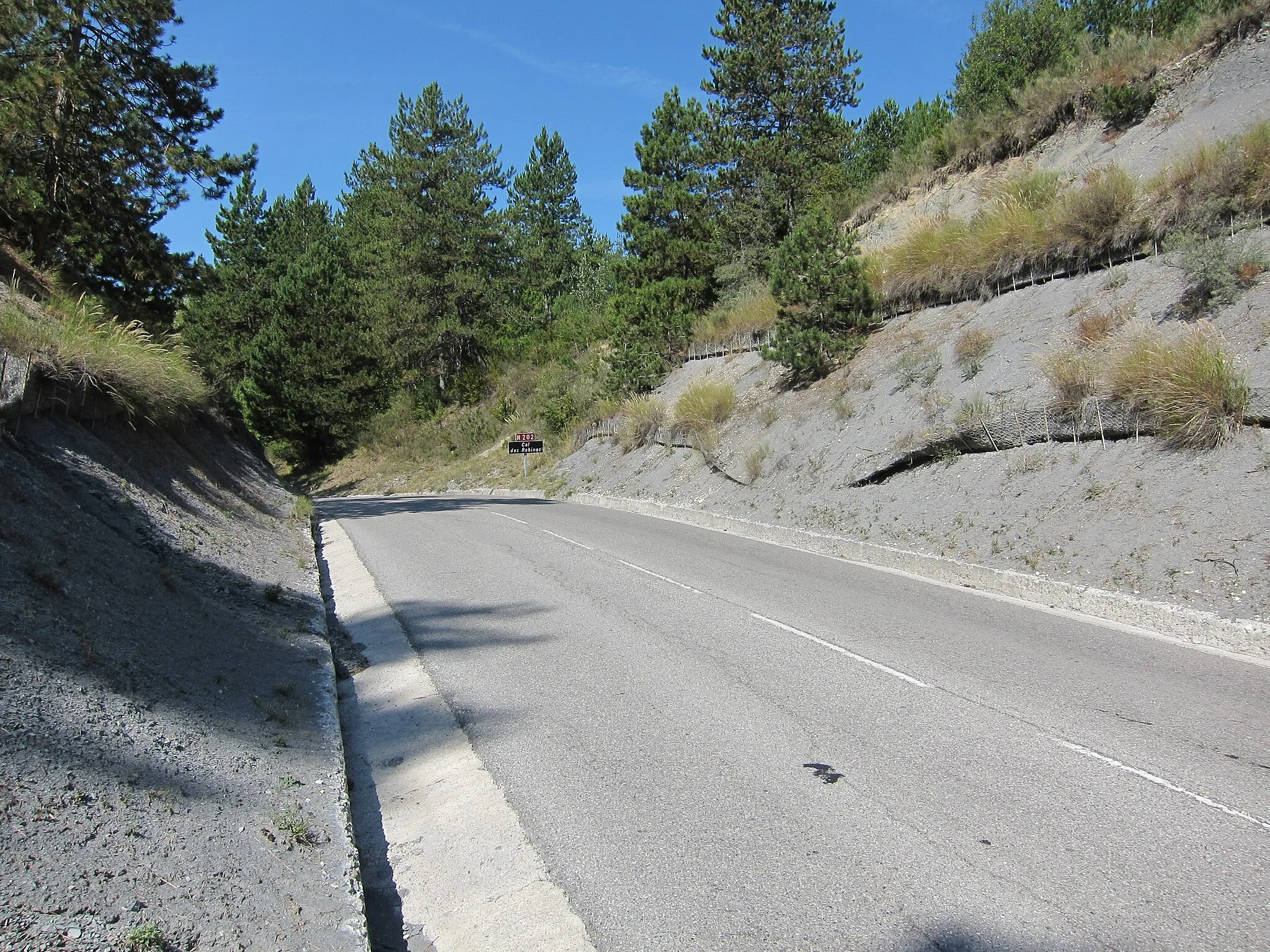 Photo showing: Col des Robines en arrivant de Saint André par la nationale 202