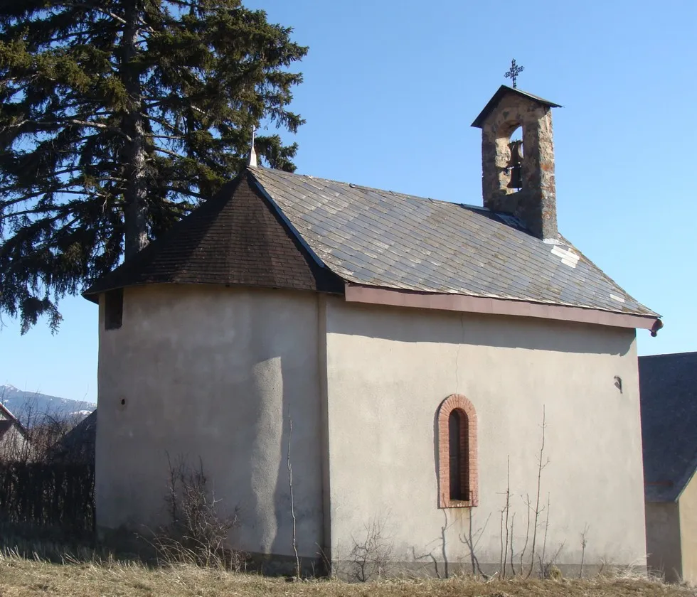 Photo showing: La chapelle du Chanet, hameau de Saint-Julien-en-Champsaur.