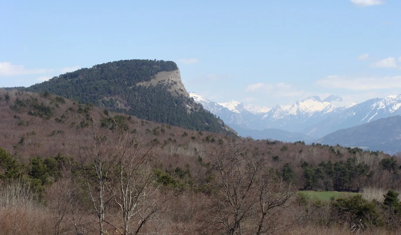 Photo showing: Environs de Gap (Hautes-Alpes) : le "chapeau de Napoléon", vu de l'ouest.