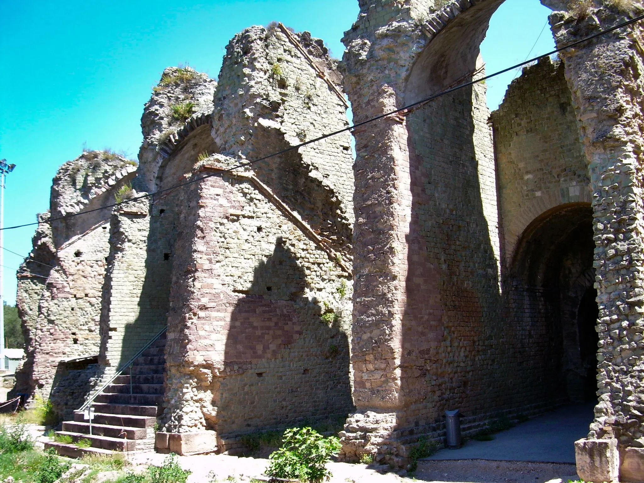 Photo showing: Roman amphitheatre of Fréjus or Forum Julii, Var, France
