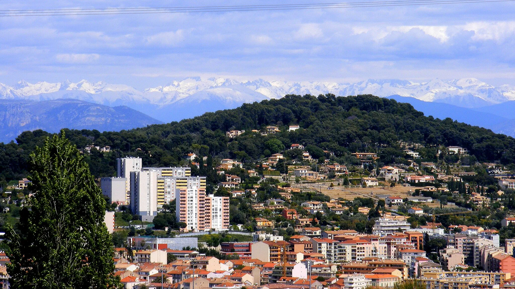 Photo showing: Vallauris  Francja - widok z drogi w kierunku Alp