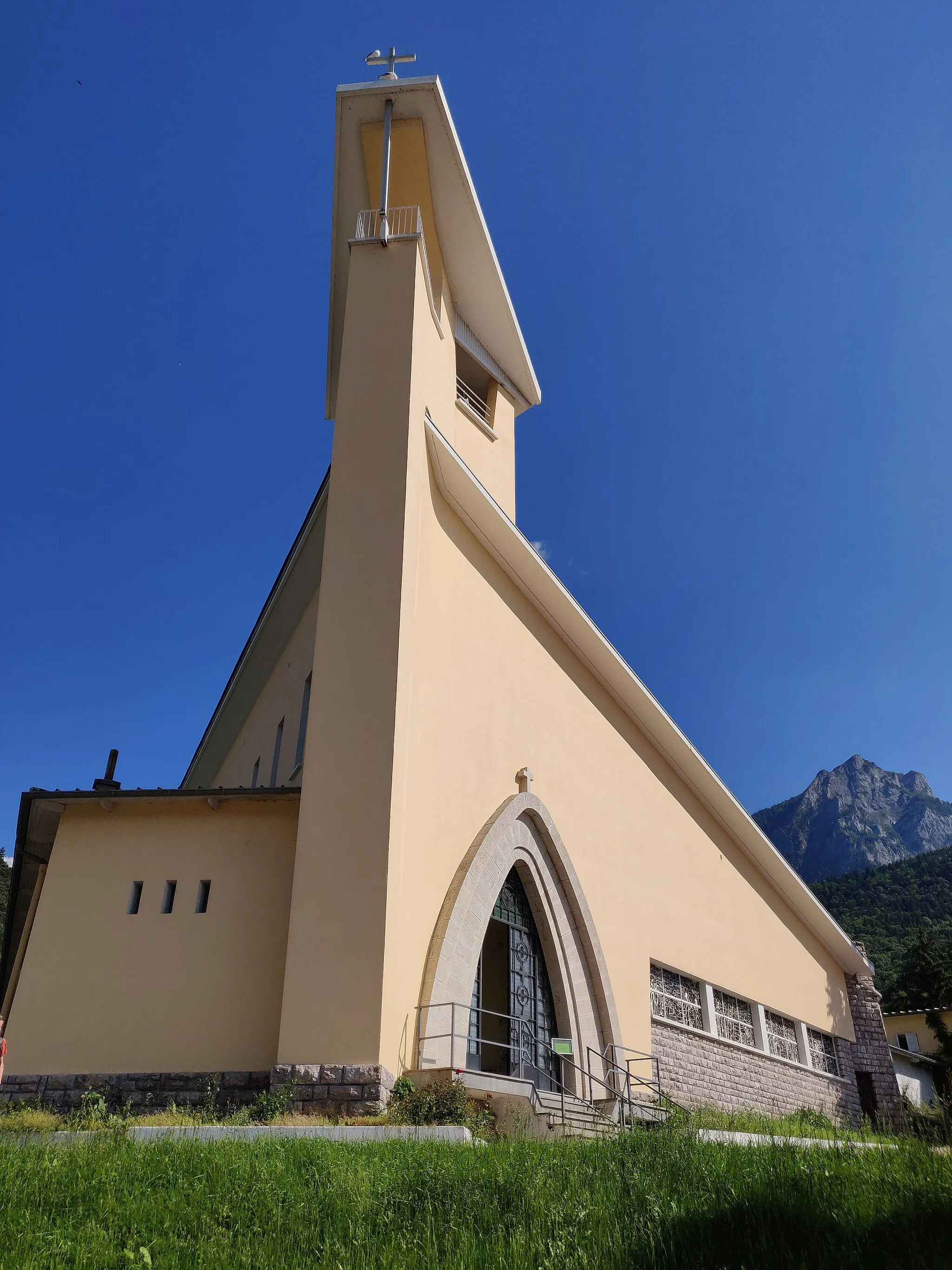 Photo showing: Église Saint-Florent de Savines-le-Lac
