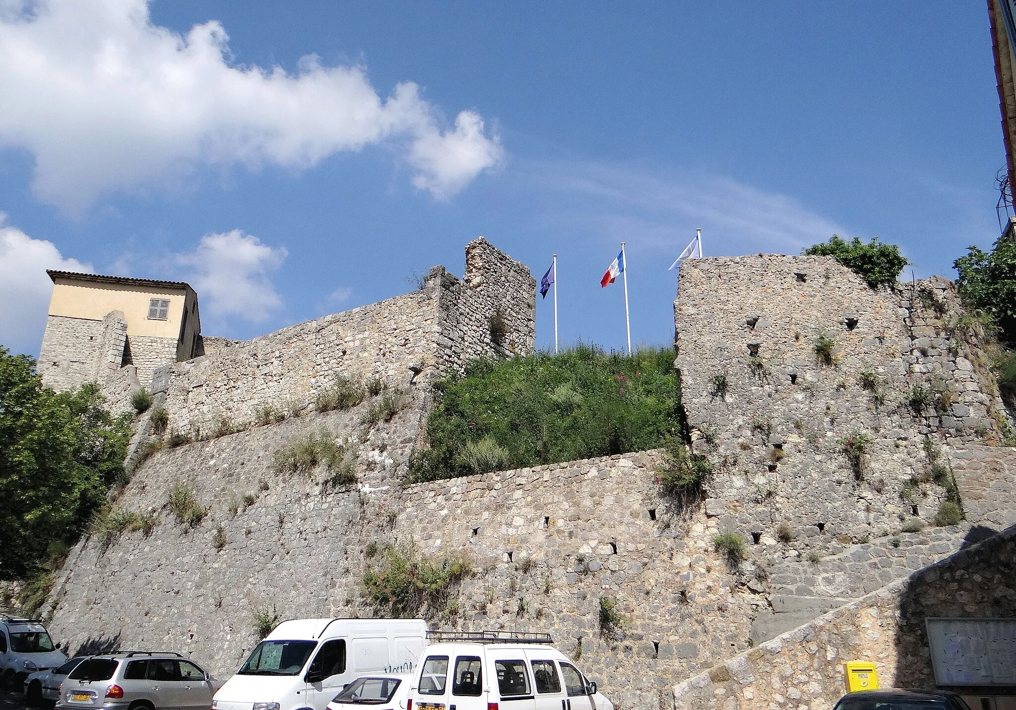 Photo showing: Château de Gréolières