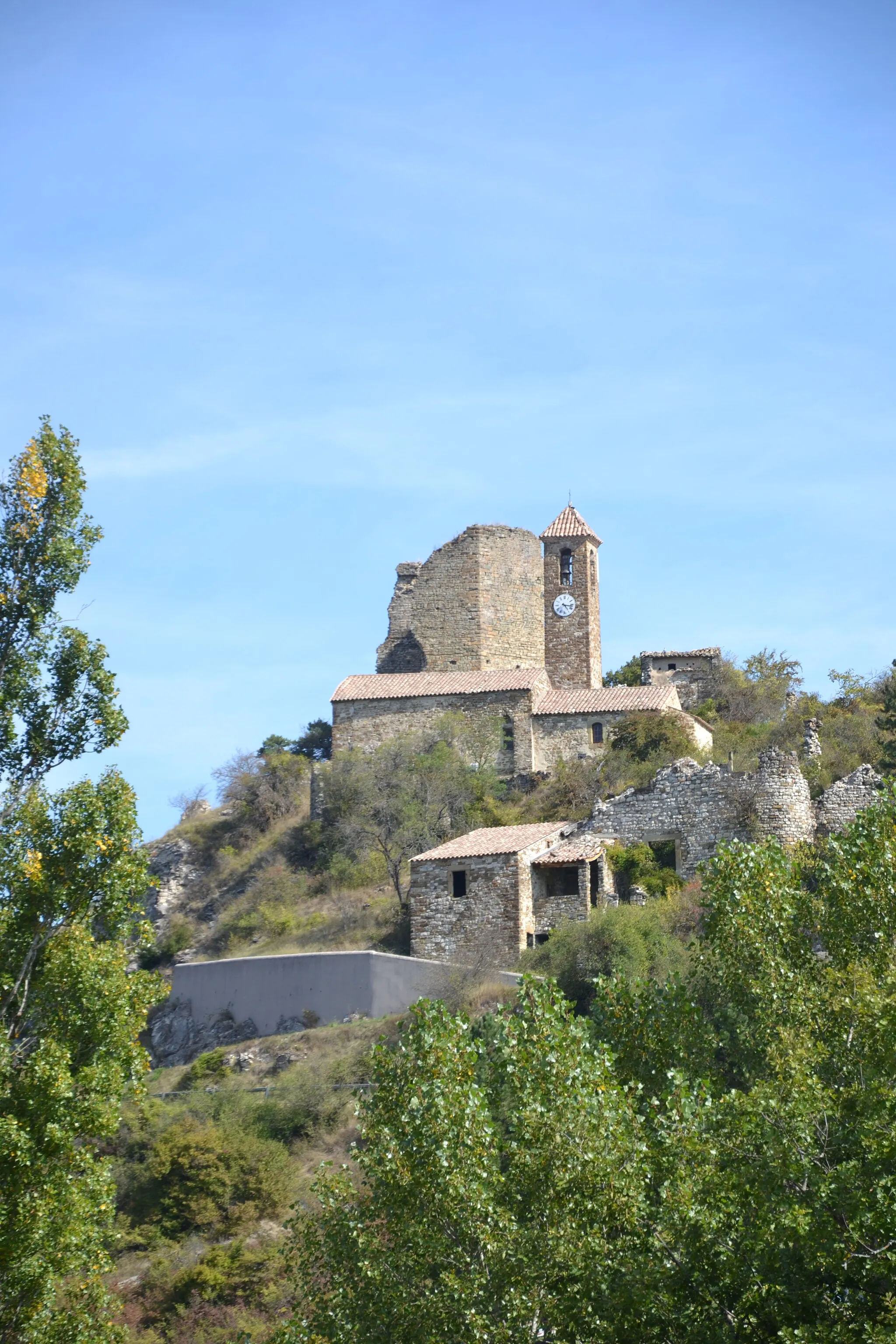 Photo showing: église de Verclause, donjon