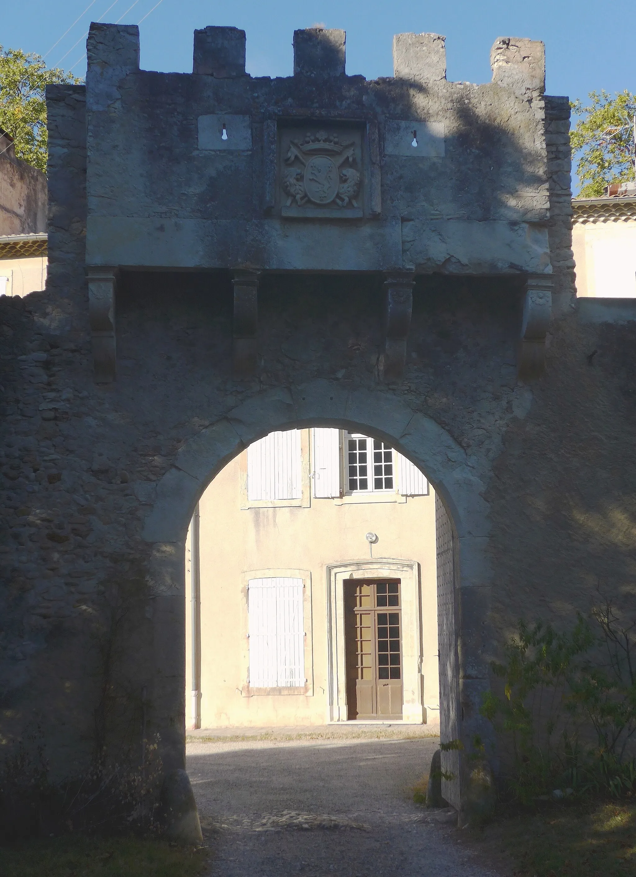 Photo showing: Espeluche (Drôme, France), château de Lalo.