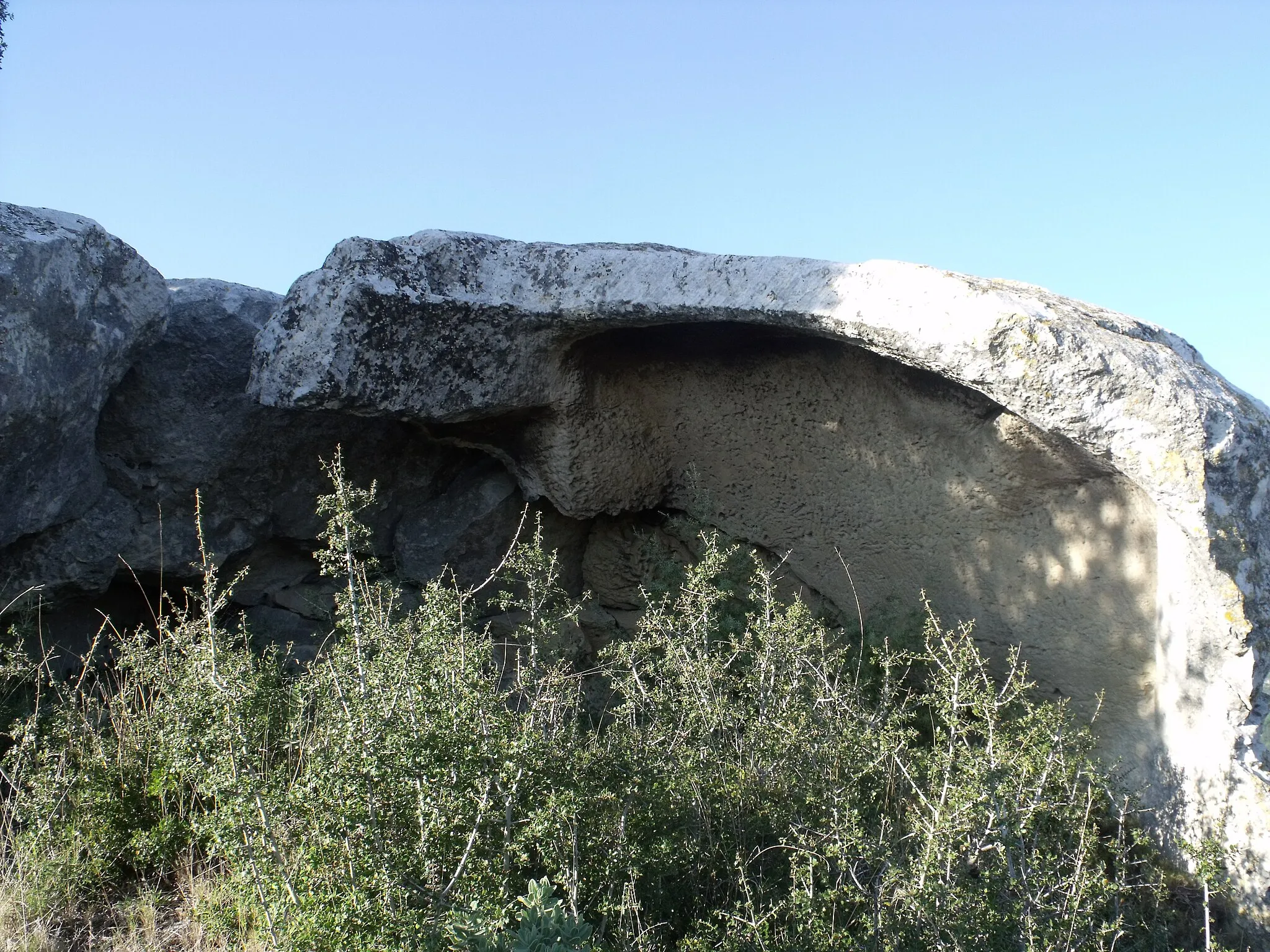 Photo showing: Castrum de Montpaon (commune de Fontvieille, dans les Bouches-du-Rhône).