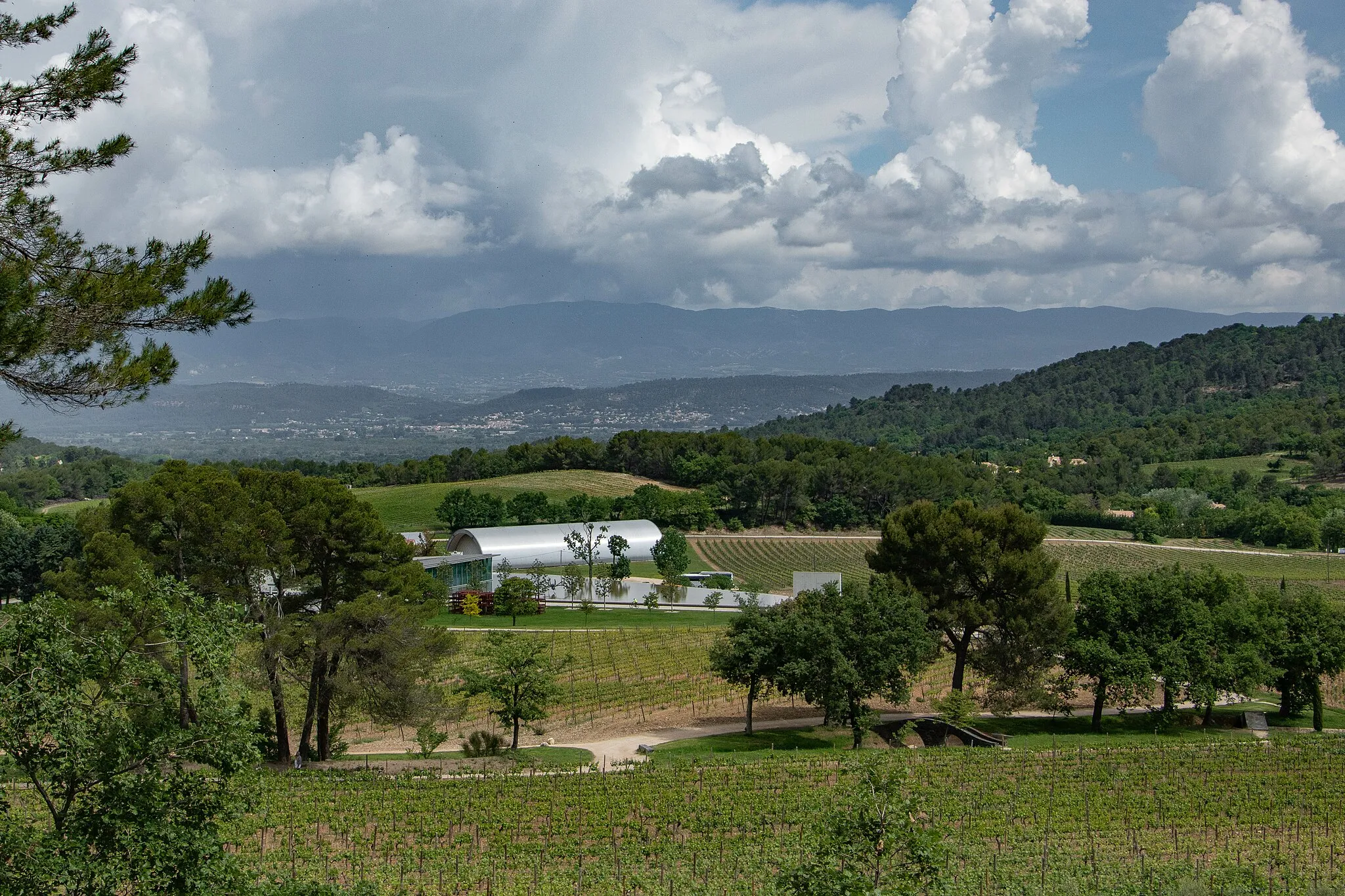 Photo showing: Chais de vinification (Jean Nouvel 2008)