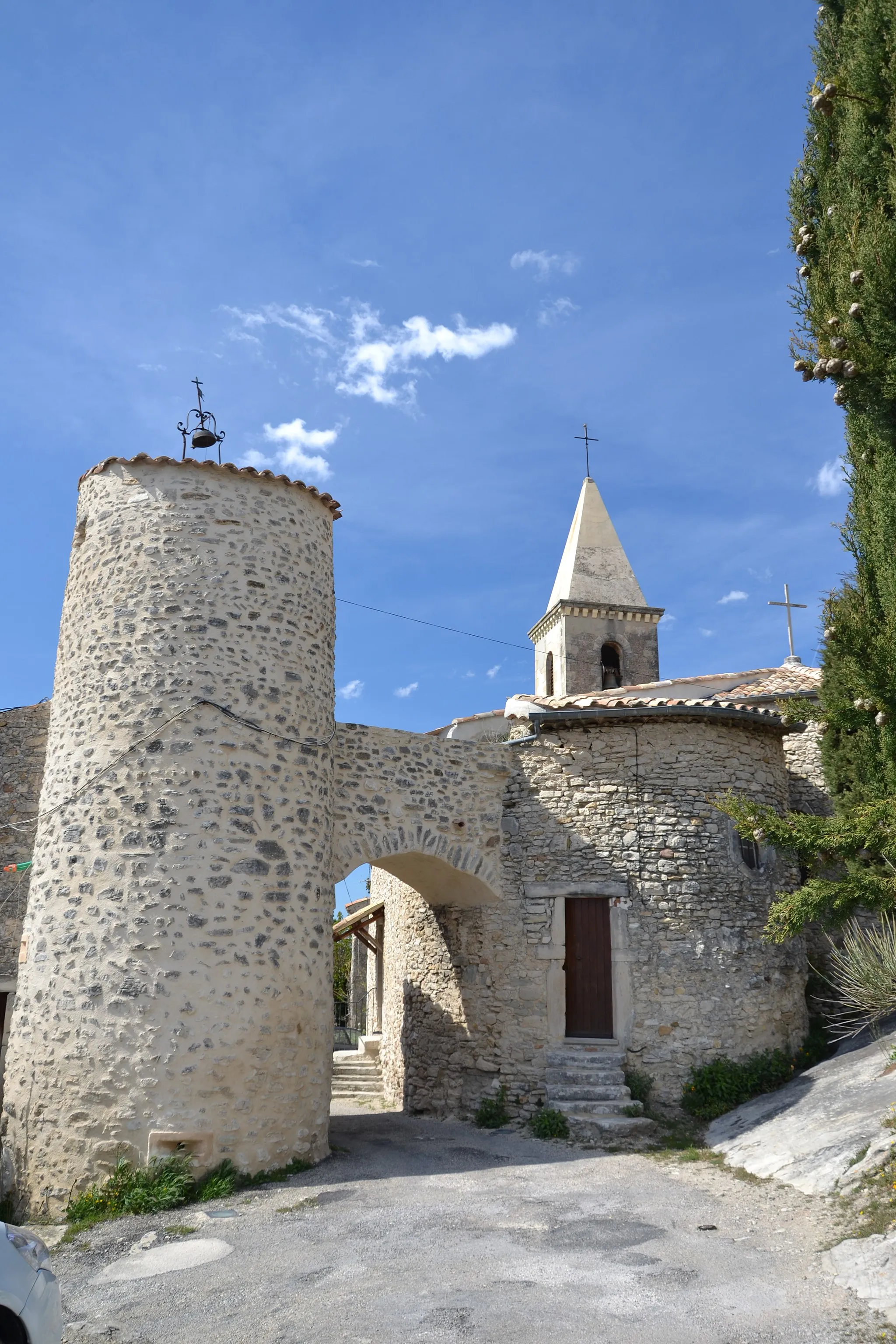 Photo showing: Porte de ville du Pègue