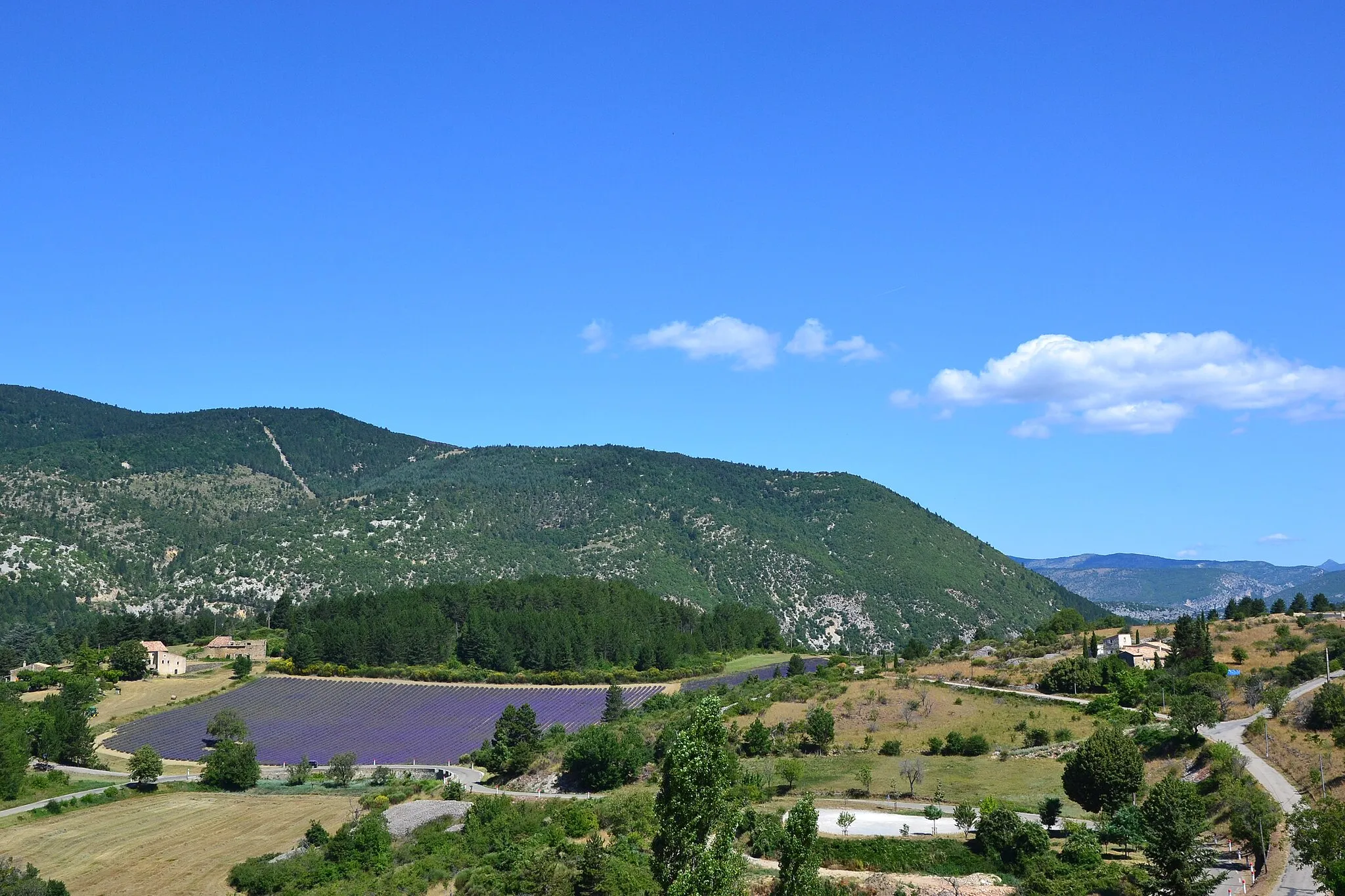 Photo showing: Landscape near Aurel, Vaucluse, France