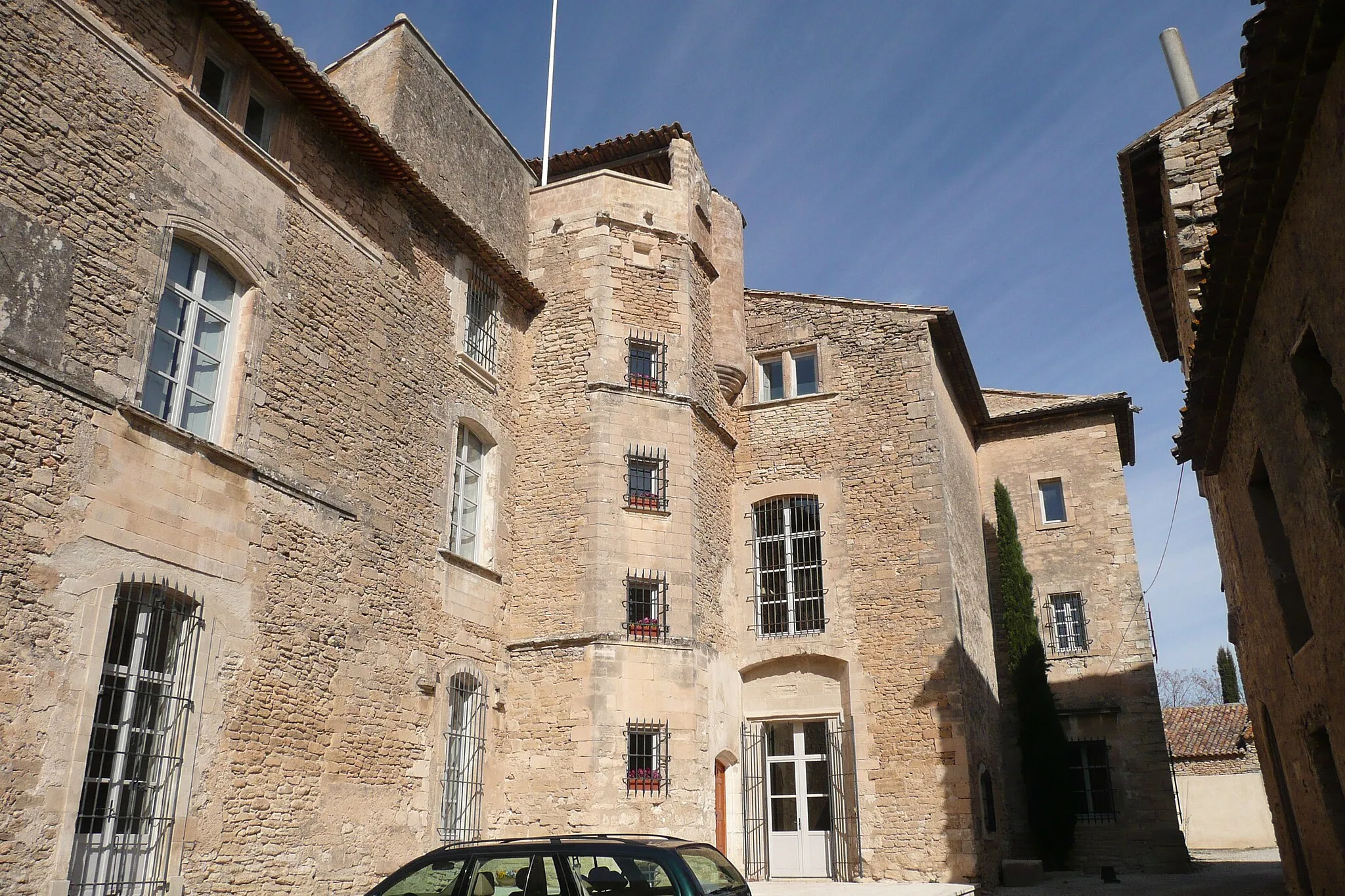 Photo showing: Château à Cabrières d'Avignon.