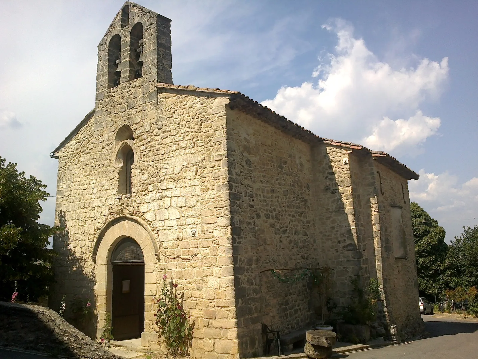 Photo showing: Luberon Castellet-en-Luberon Eglise Porche 07072013