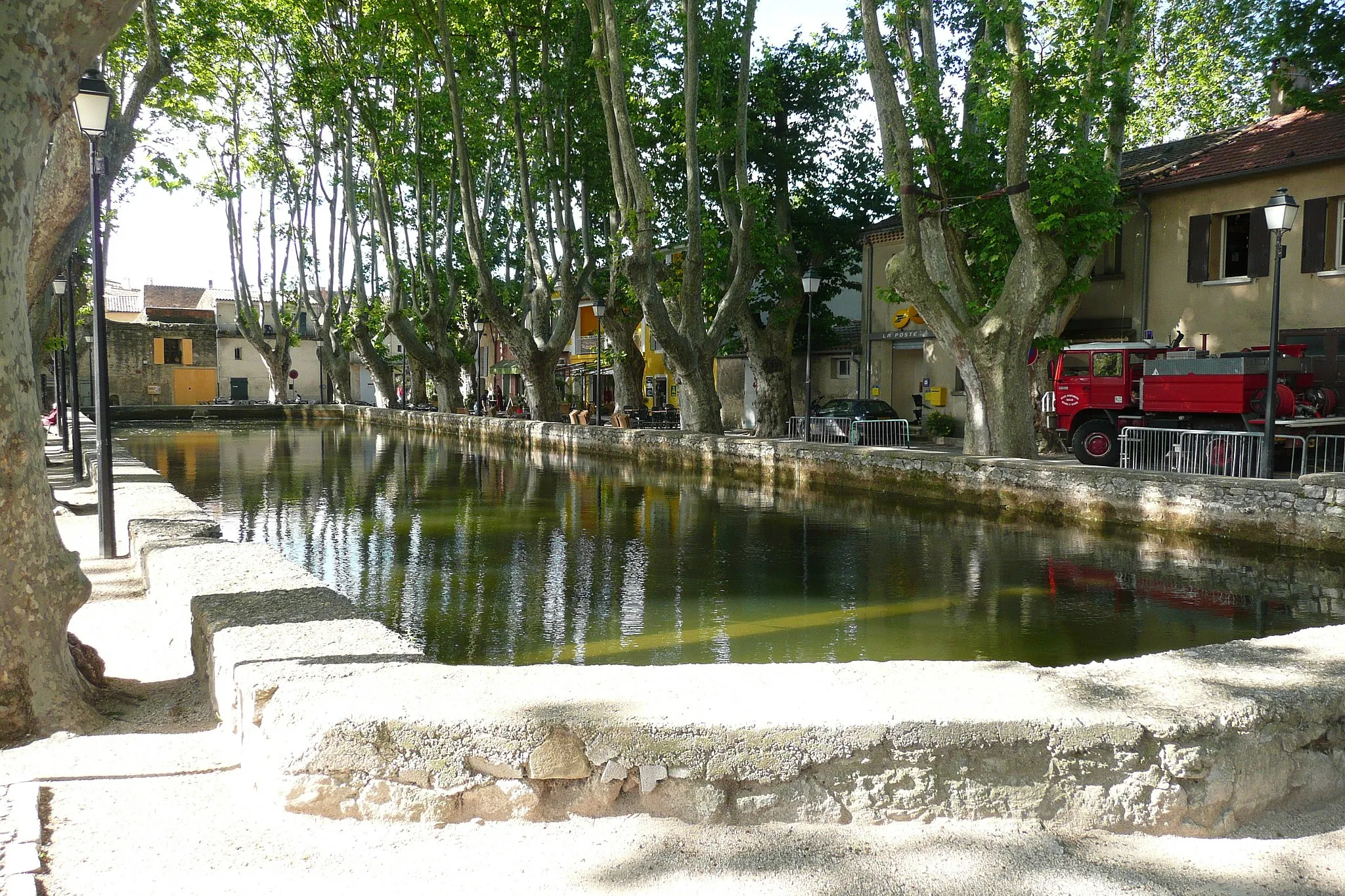 Photo showing: Grand étang à Cucuron (Vaucluse, France).
