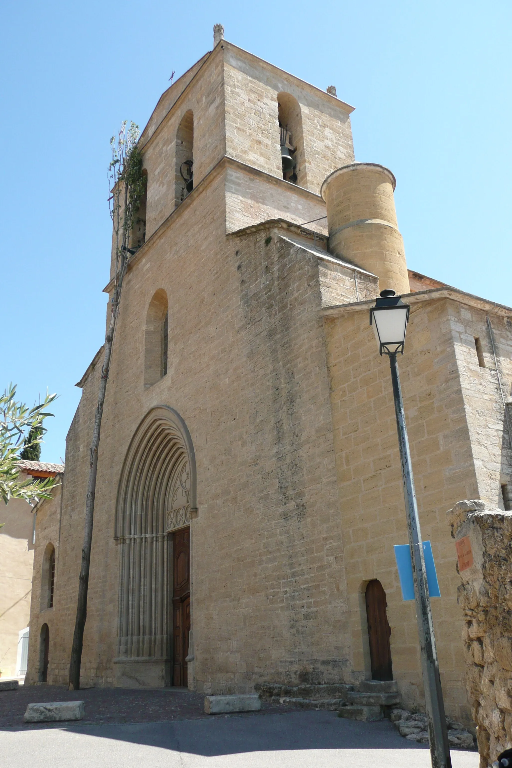 Photo showing: Église Notre-Dame-de-Beaulieu de Cucuron (Vaucluse, France).