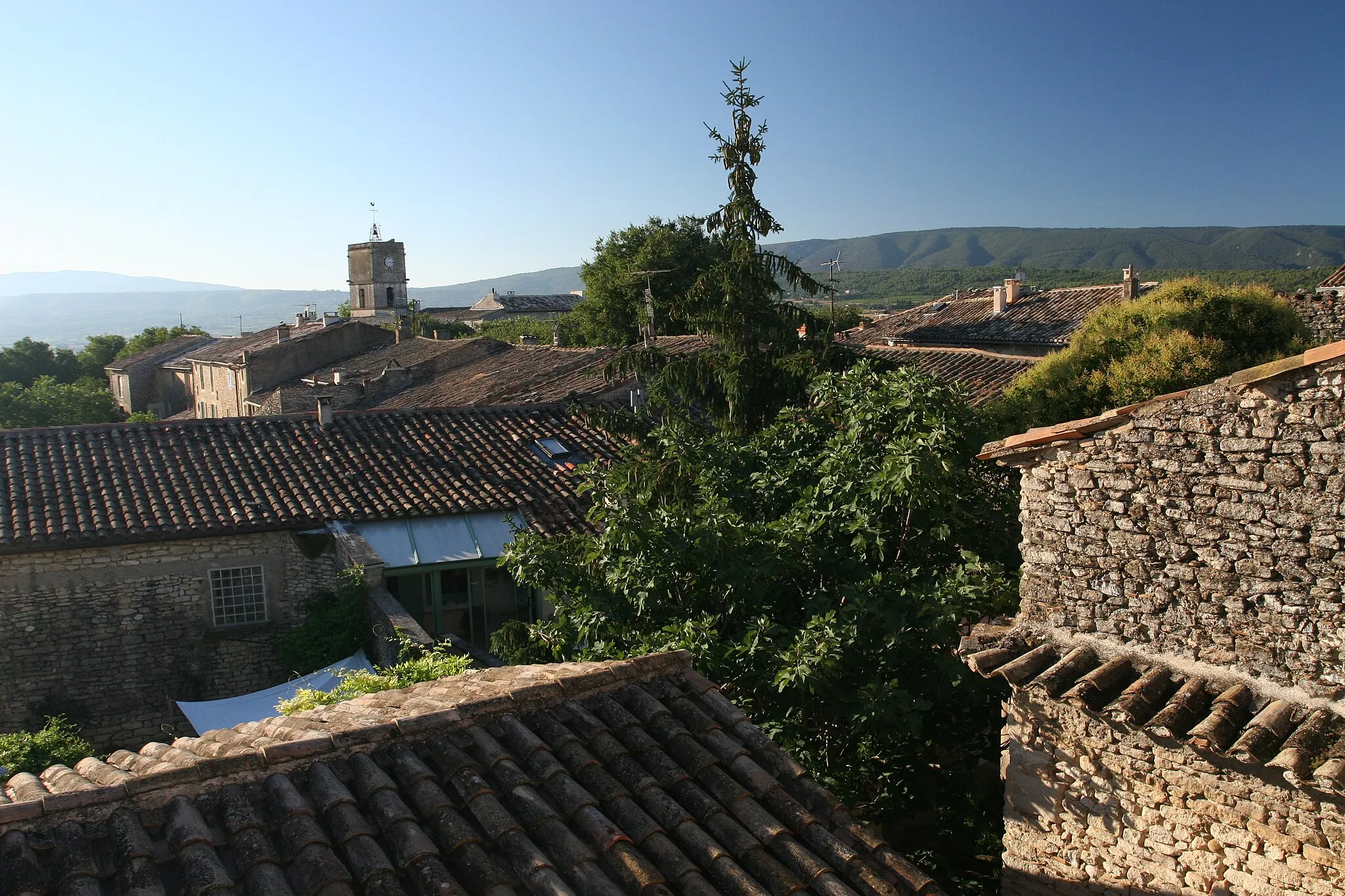Photo showing: Les toits de Goult et Luberon