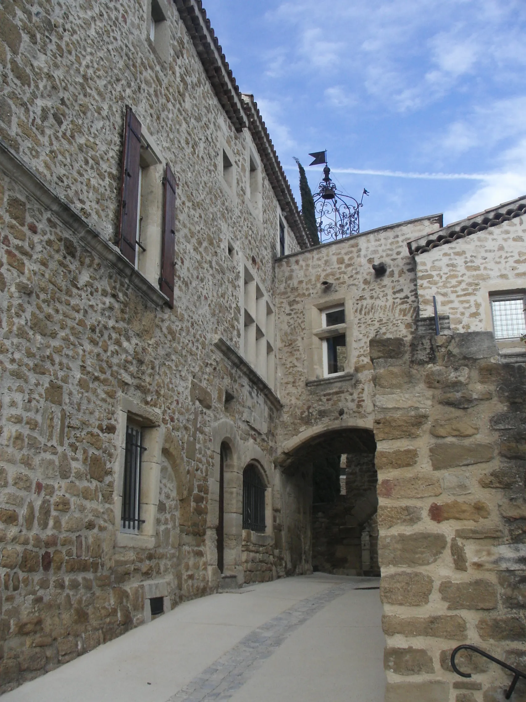 Photo showing: This building is inscrit au titre des monuments historiques de la France. It is indexed in the base Mérimée, a database of architectural heritage maintained by the French Ministry of Culture, under the reference PA00082047 .