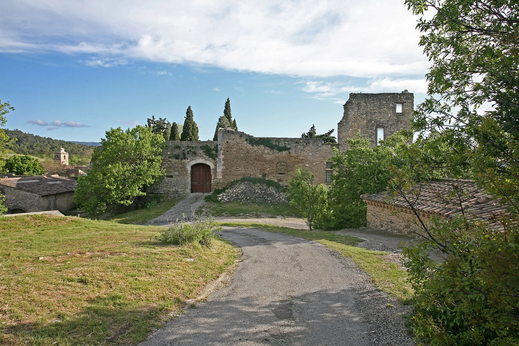 Photo showing: village of Lagnes Vaucluse, France