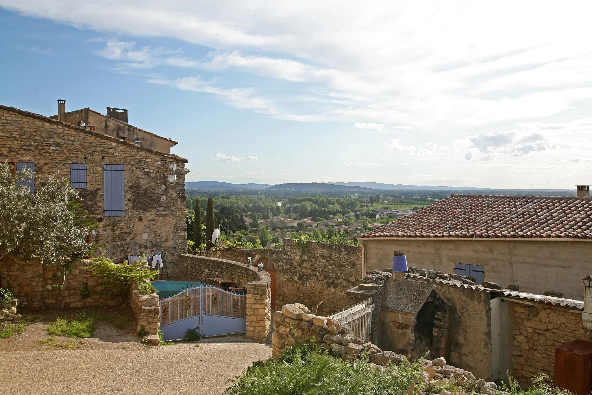 Photo showing: Cavaillon depuis le village of Lagnes Vaucluse, France