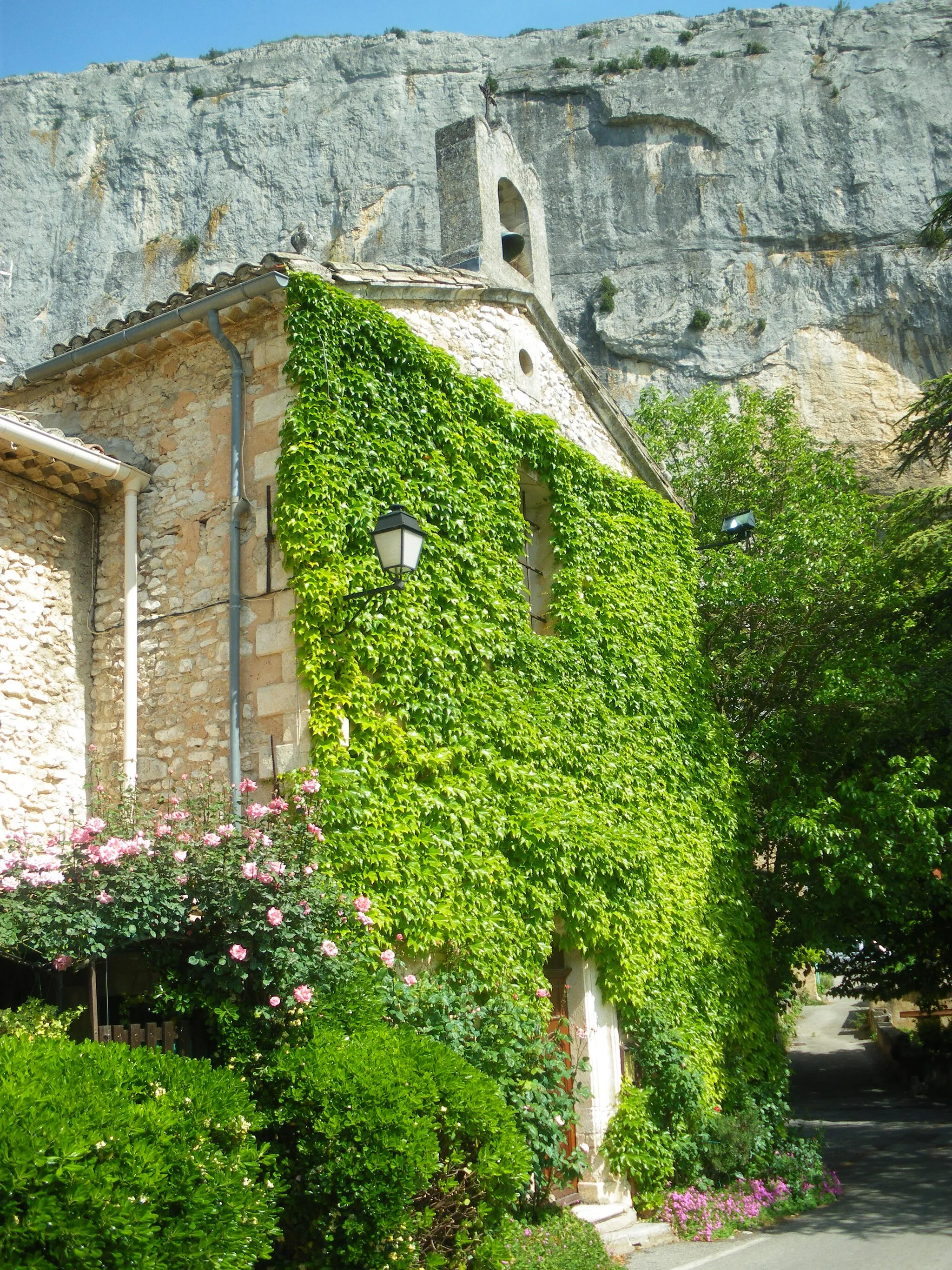 Photo showing: église de Lioux, Vaucluse