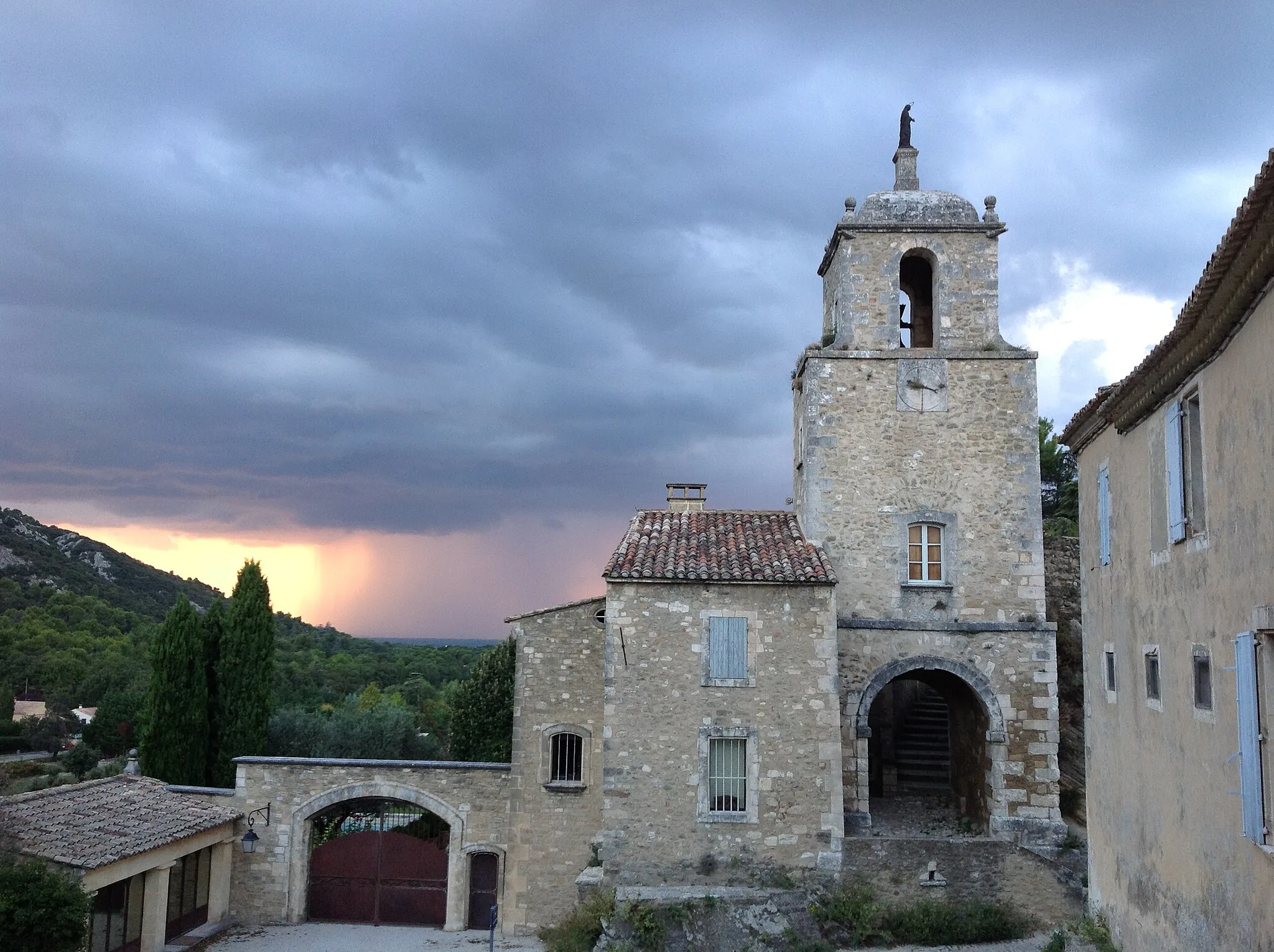 Photo showing: Le beffroi de Maubec