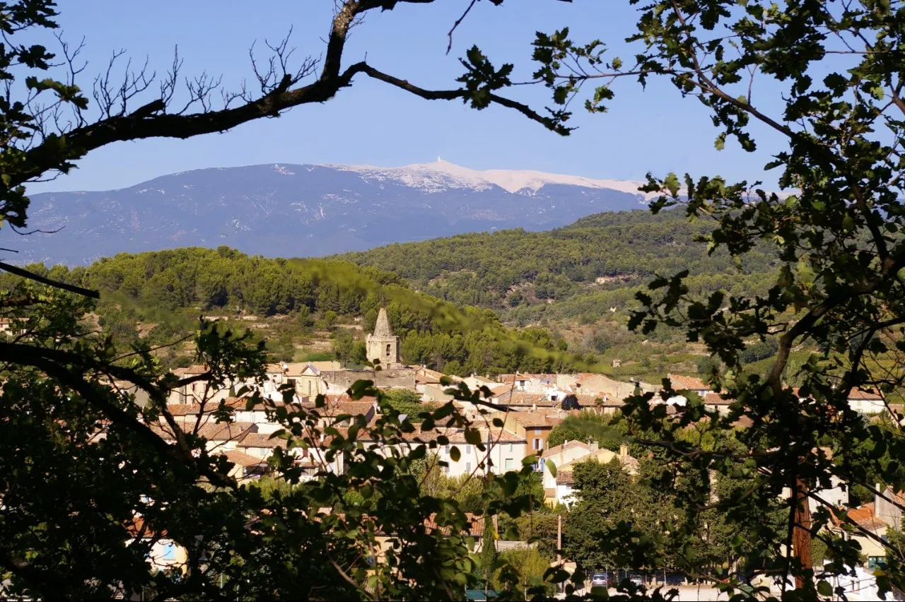 Photo showing: Vue sur le village de Malemort