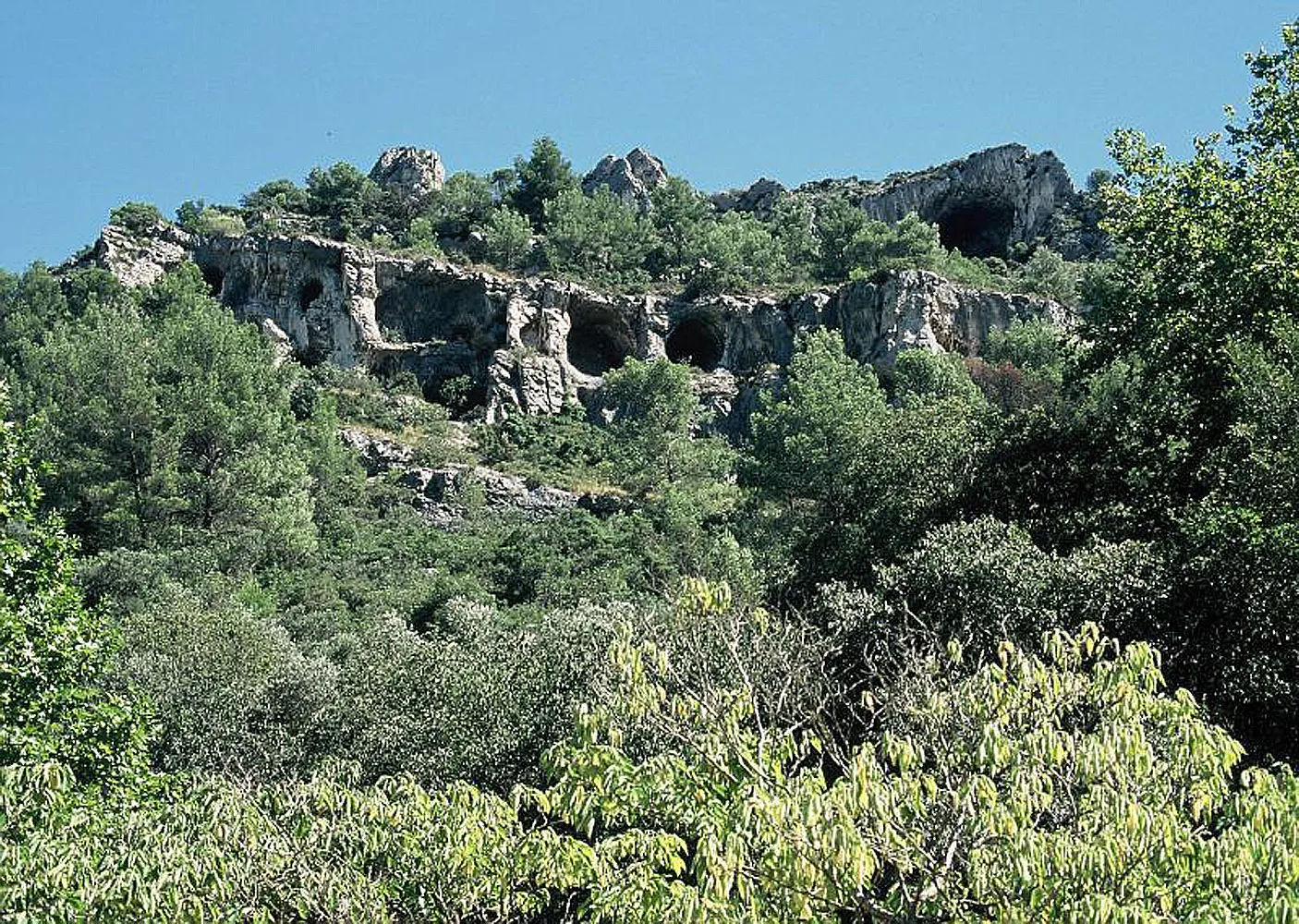 Photo showing: Marmites de géant dans la falaise de Saumane