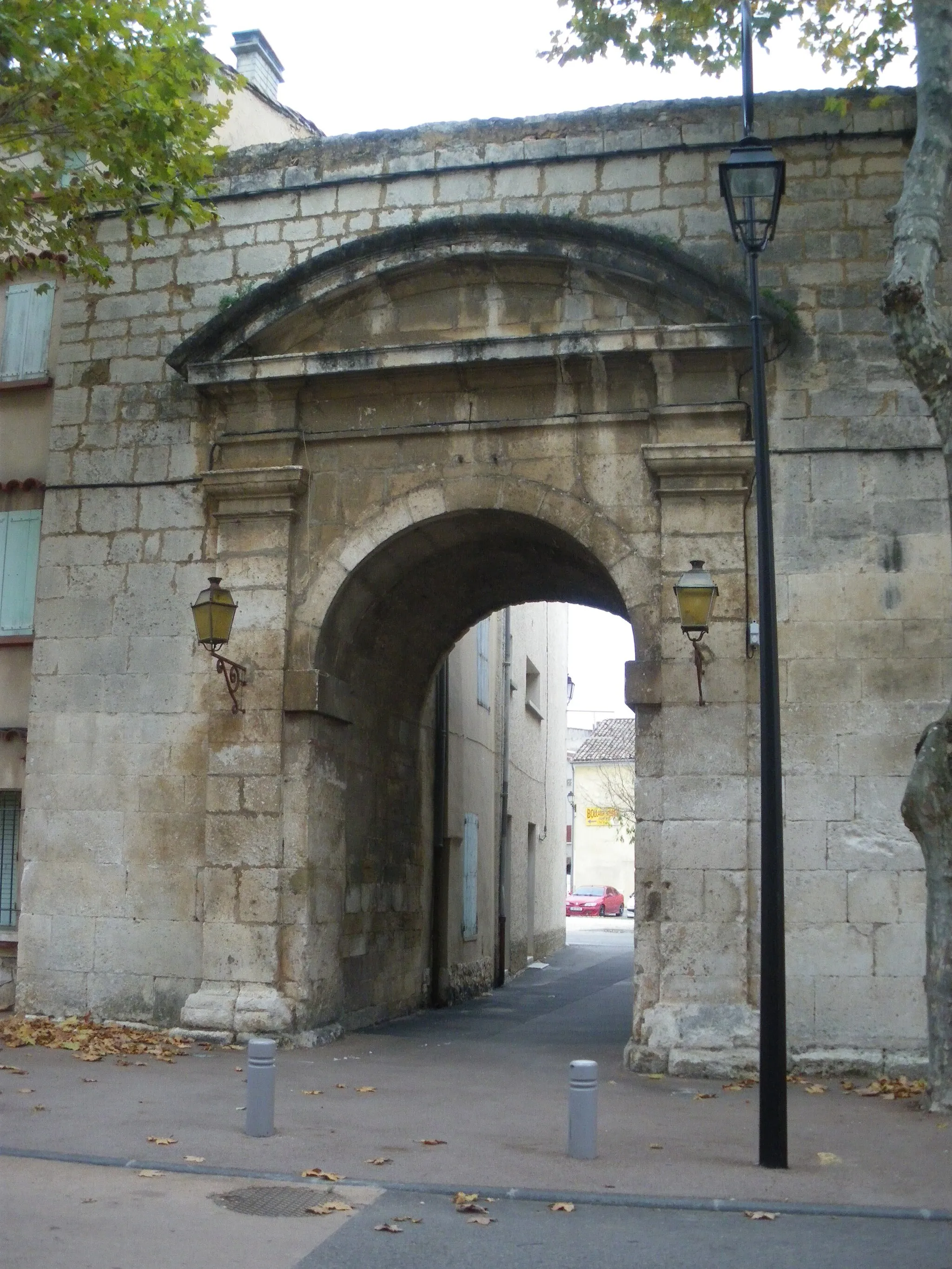 Photo showing: Ancienne porte de Villes sur Auzon, Vaucluse, France