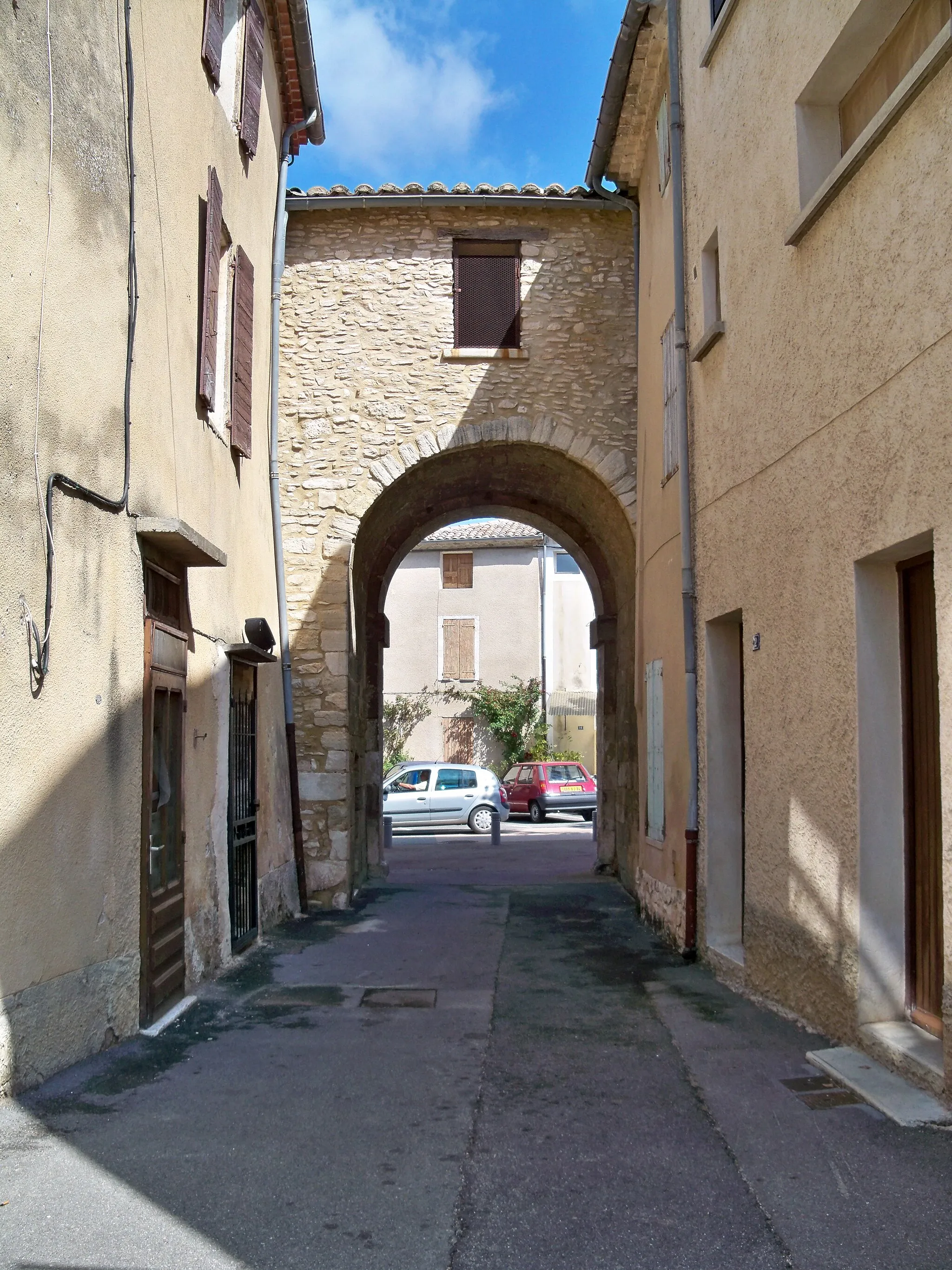 Photo showing: ancienne porte de Villes sur Auzon