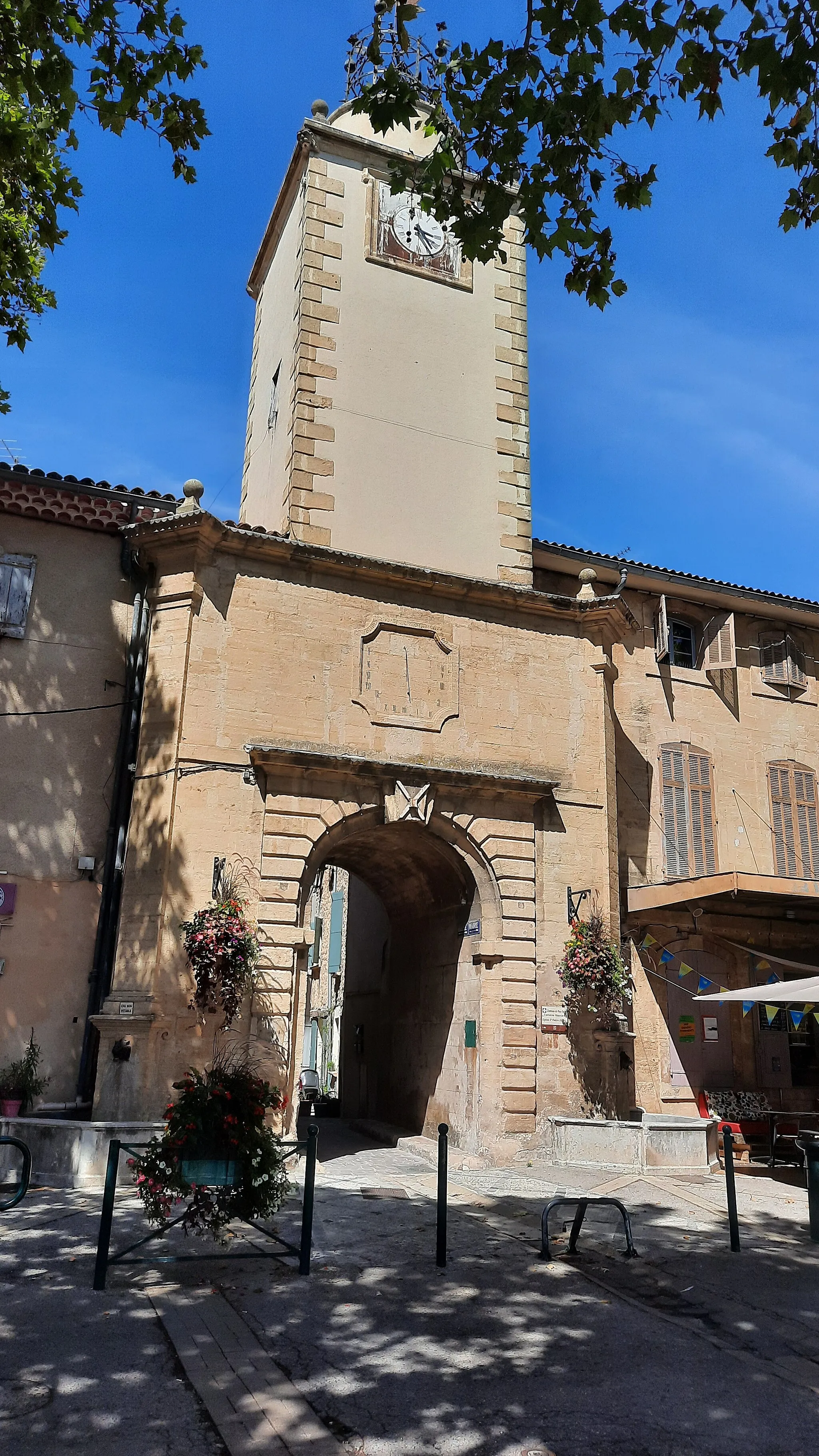 Photo showing: Tour de l'Horloge à Peyrolles-en-Provence (Bouches-du-Rhône)