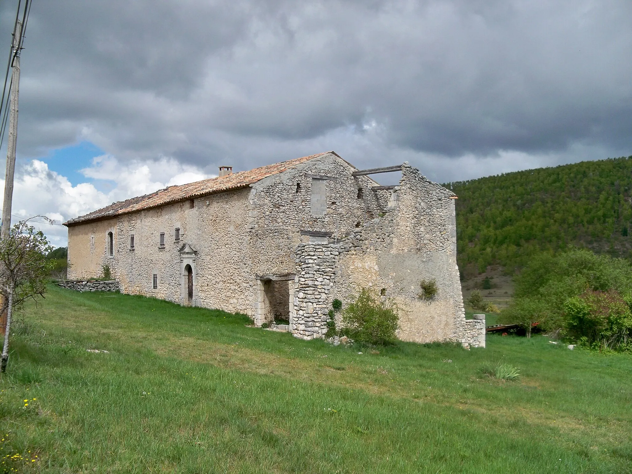 Photo showing: Maison à terre à Lagarde d'Apt, Vaucluse, France