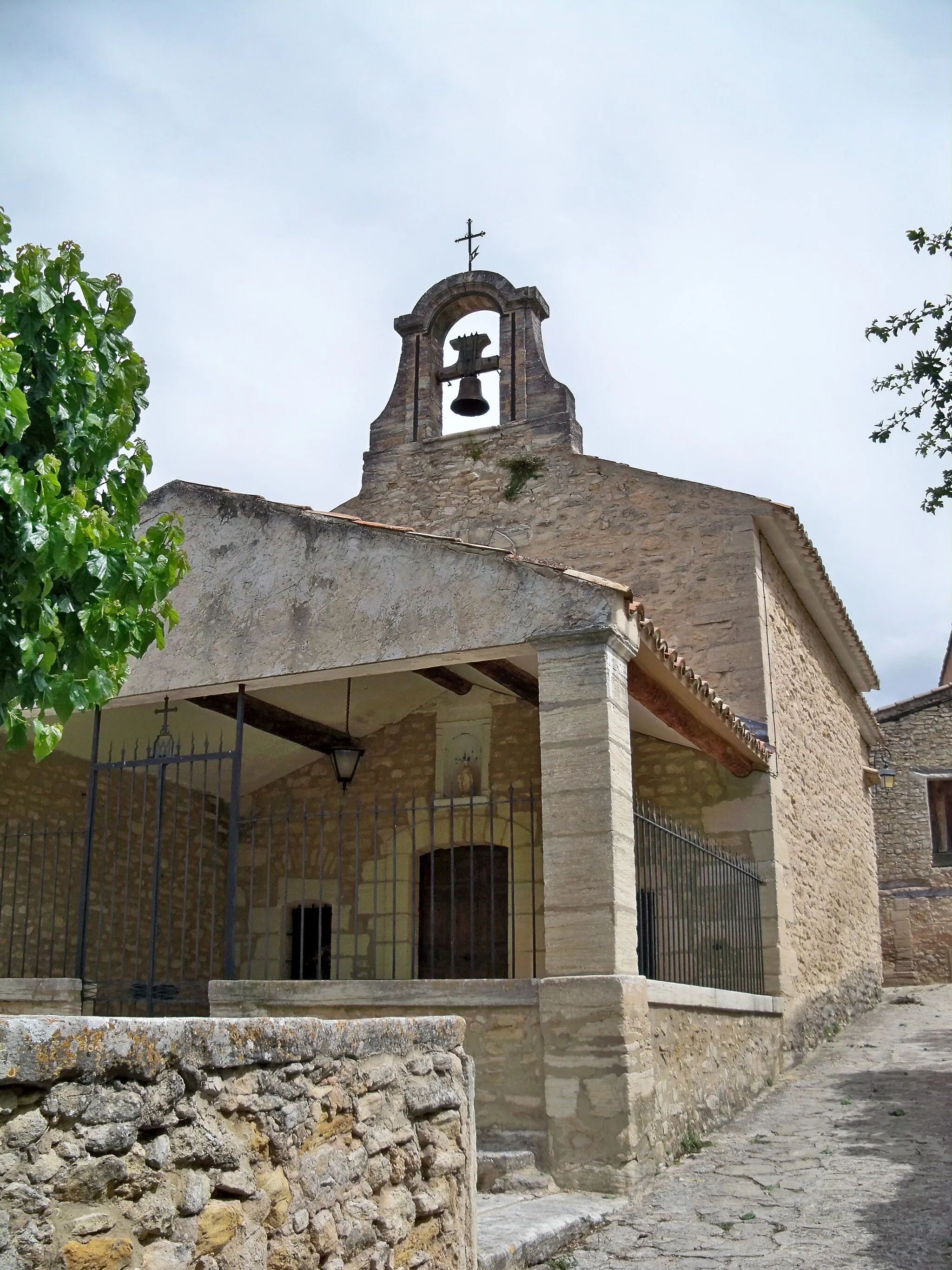 Photo showing: Chapelle Notre Dame des Acces, Crillon le Brave, Vaucluse