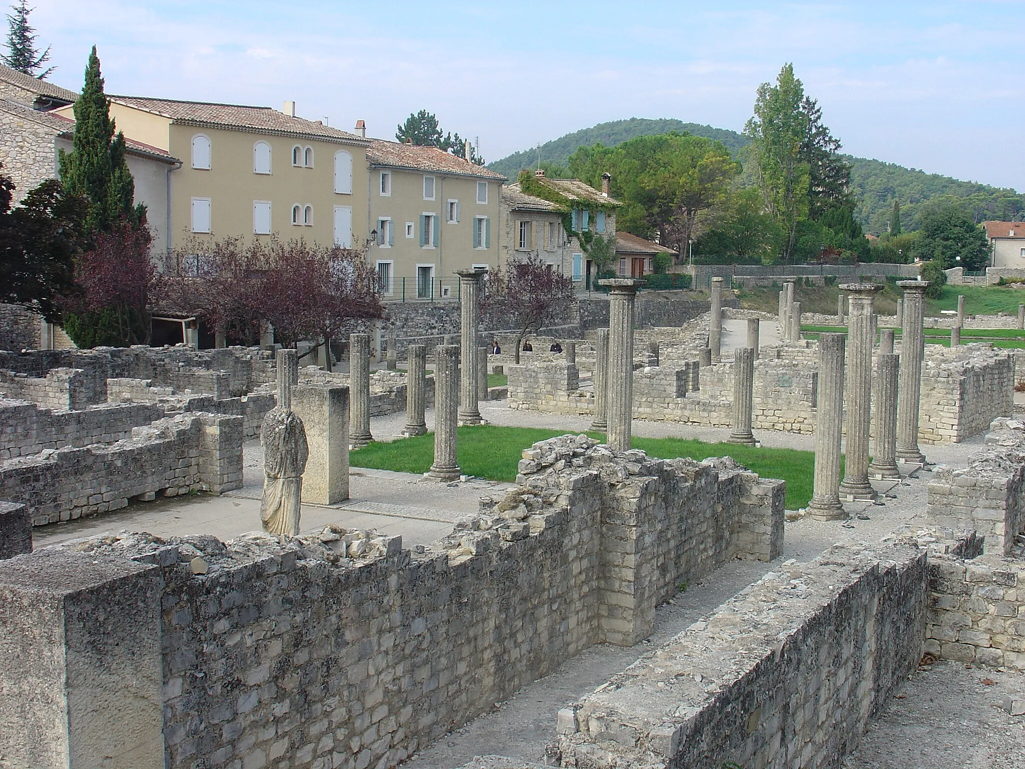 Photo showing: Vaison