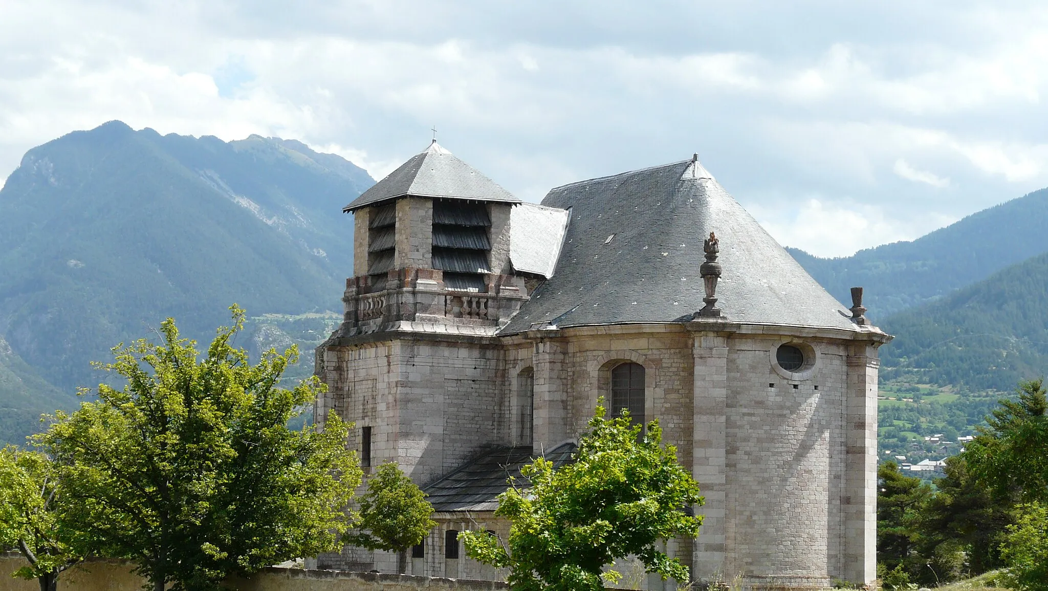 Photo showing: This building is indexed in the base Mérimée, a database of architectural heritage maintained by the French Ministry of Culture, under the reference PA00080587 .