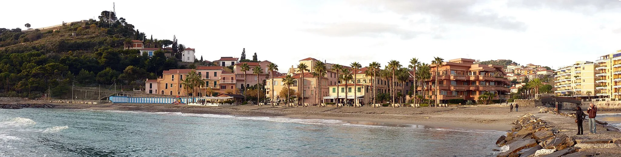 Photo showing: View from the sea of the old centre of San Lorenzo al Mare, in Liguria, Italy