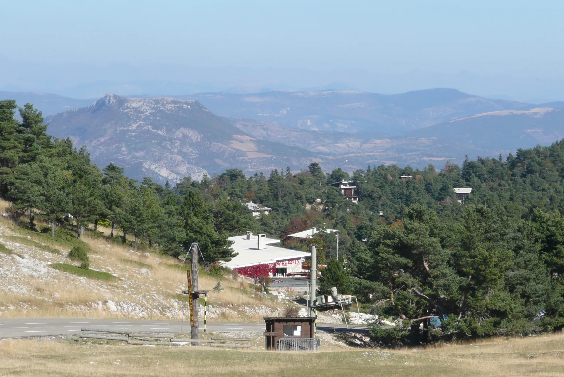 Photo showing: Mont Serein