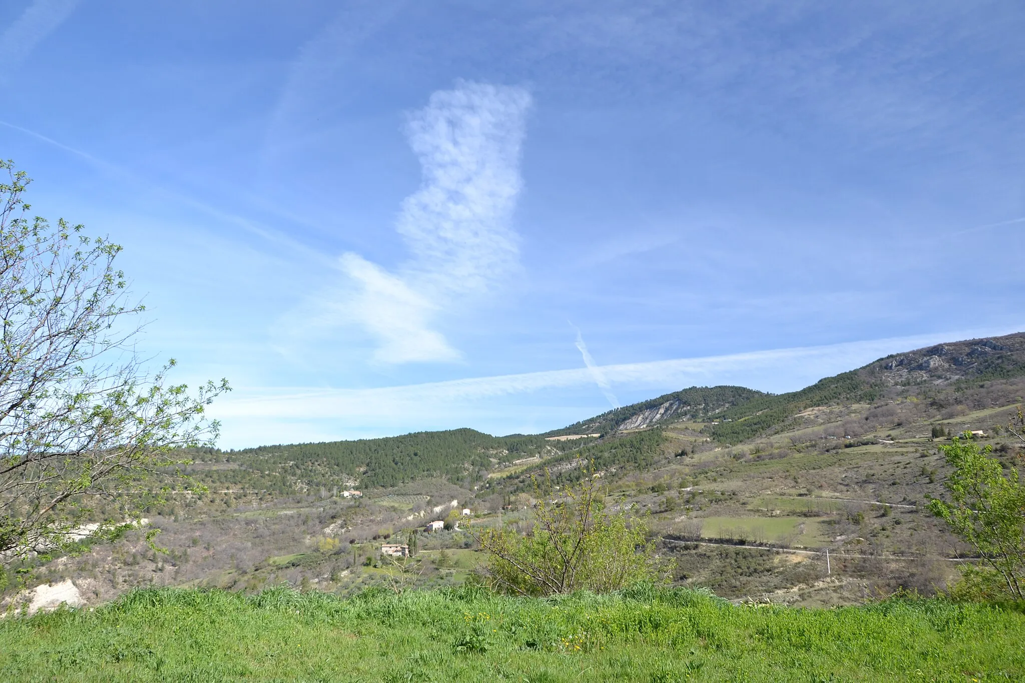 Photo showing: Parc naturel régional des Baronnies provençales : Montagne du Buisseron vue d'Arpavon