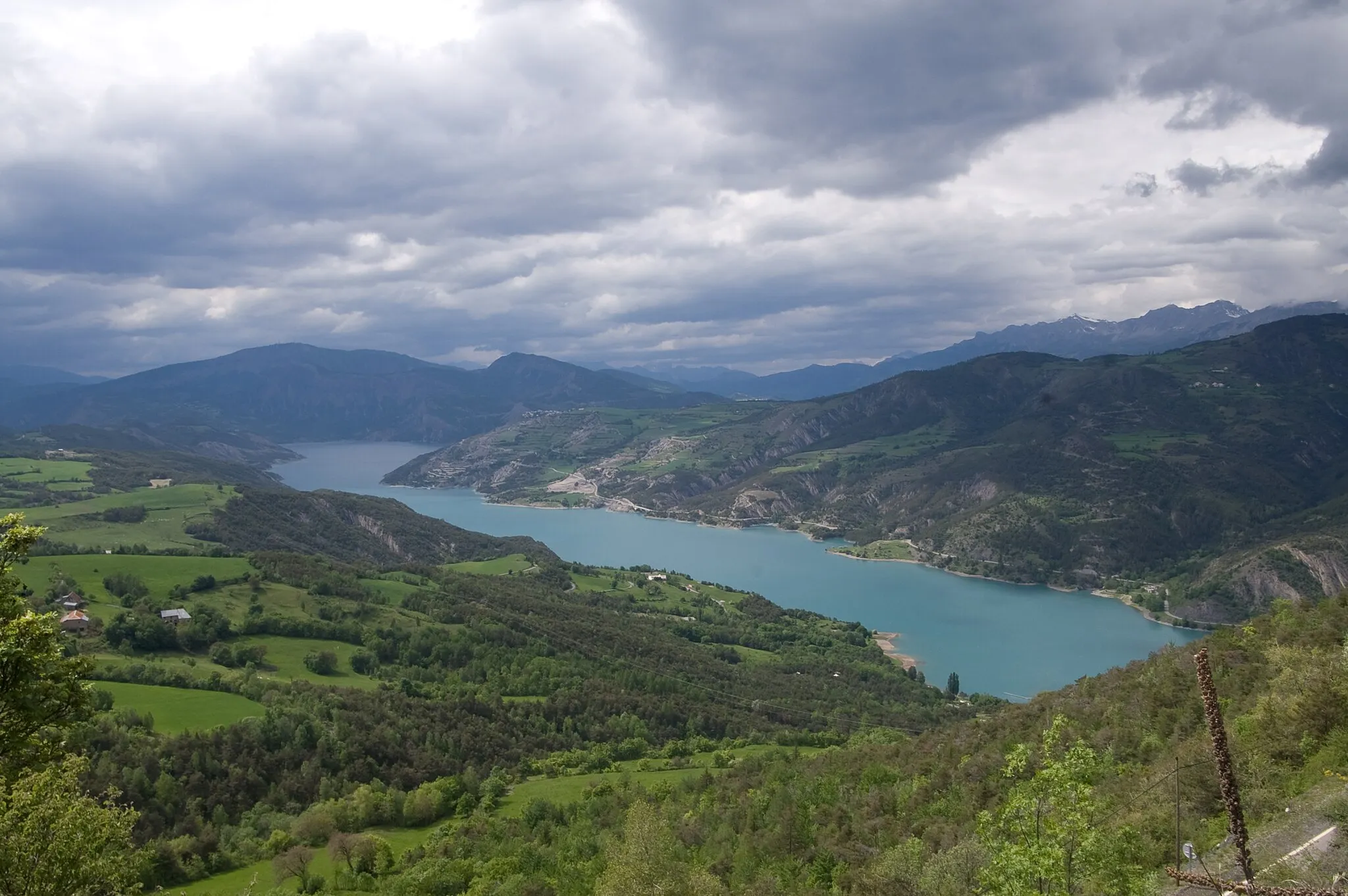 Photo showing: Lac de Serre-Ponçon from the South.