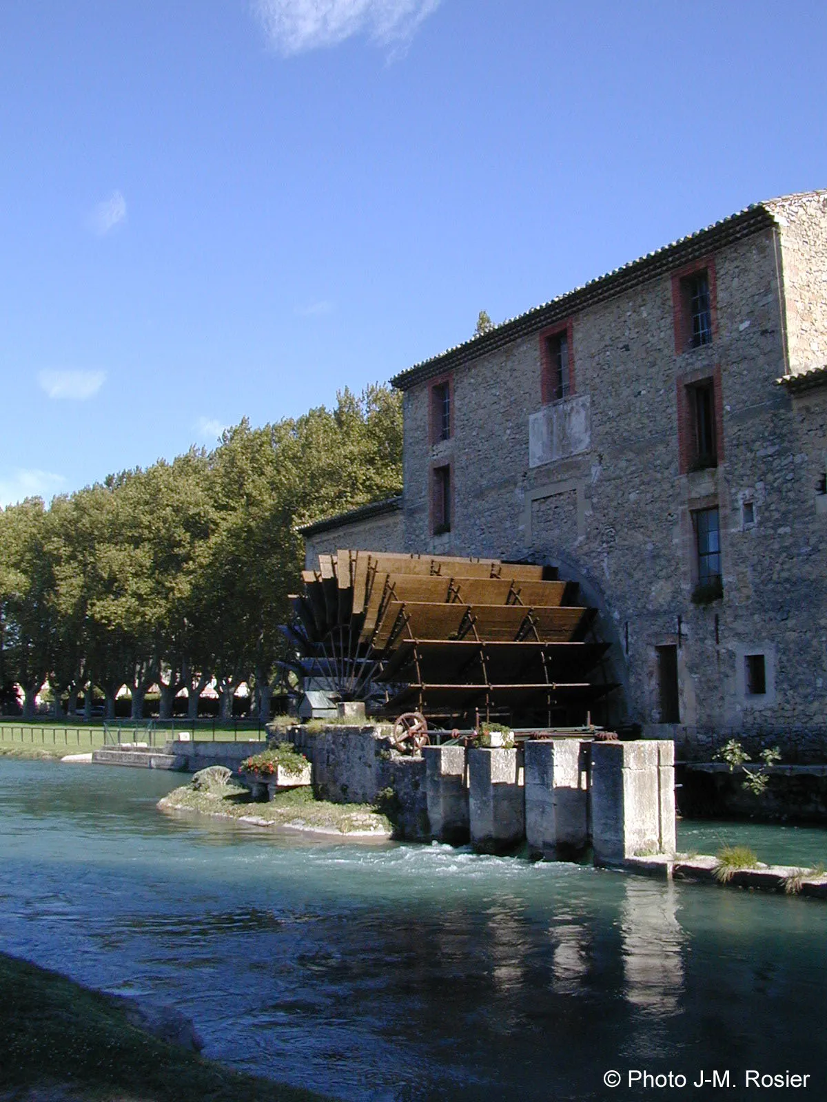 Photo showing: Watermill in Les Taillades France / (fr:)le moulin à eau des Taillades dans le Vaucluse