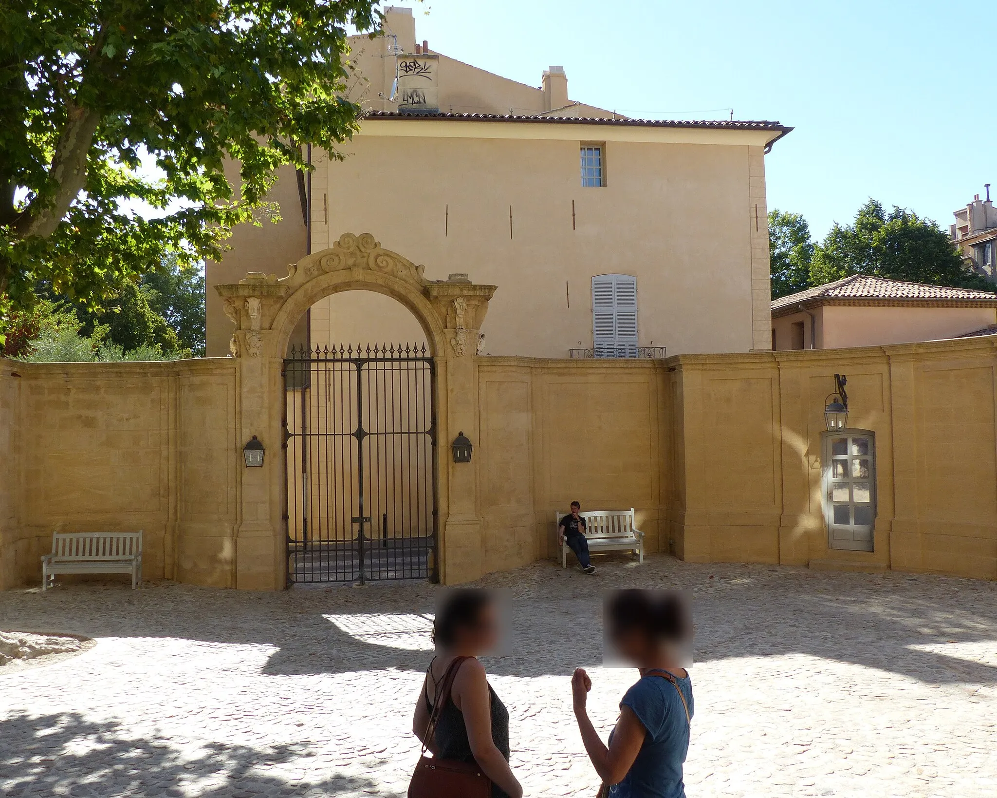 Photo showing: Aix-en-Provence (Bouches-du-Rhône, France), hôtel de Caumont, extérieurs côté cour.