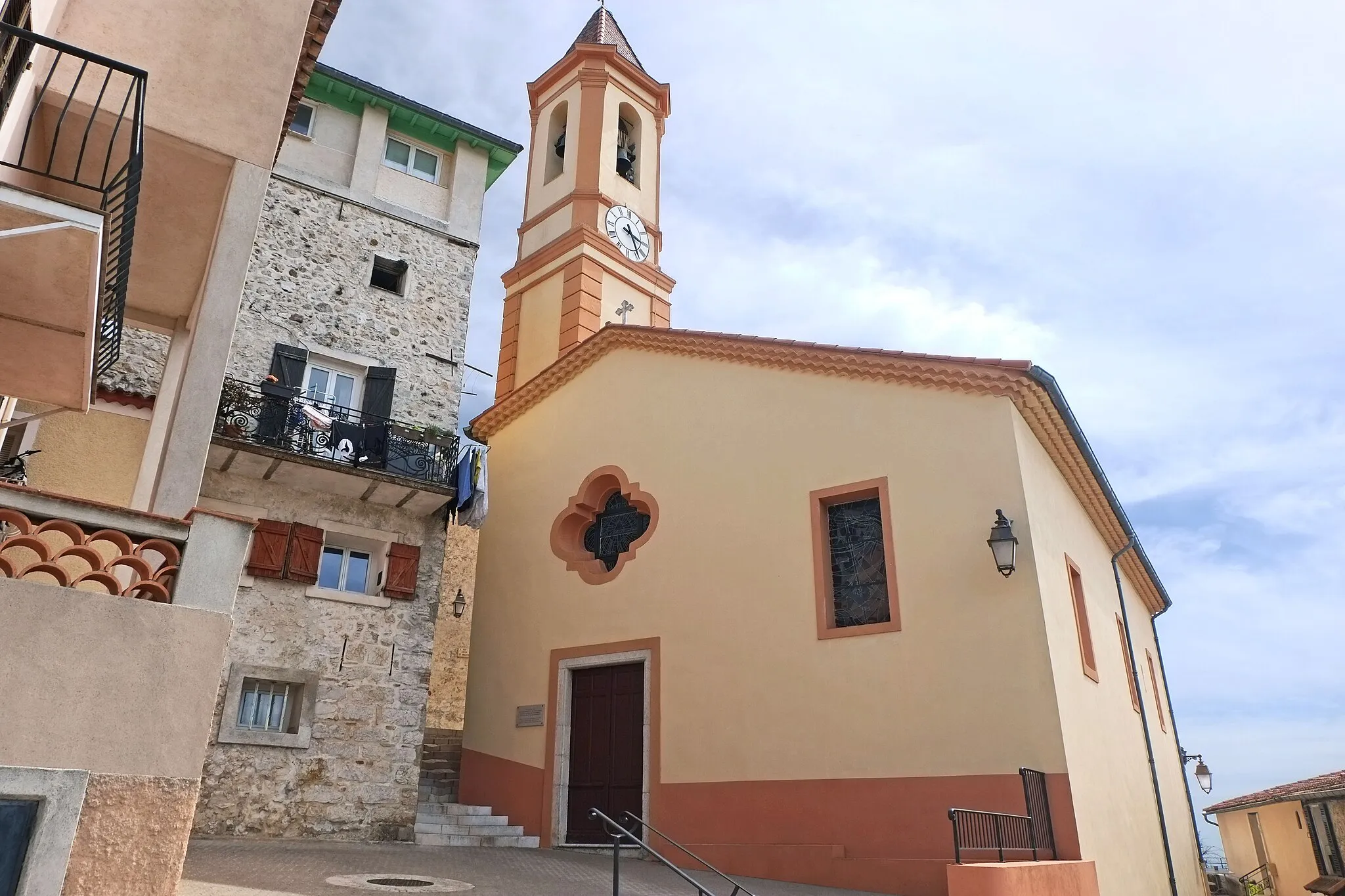 Photo showing: L’église Saint-Jacques le Majeur d’Aspremont en avril 2019.