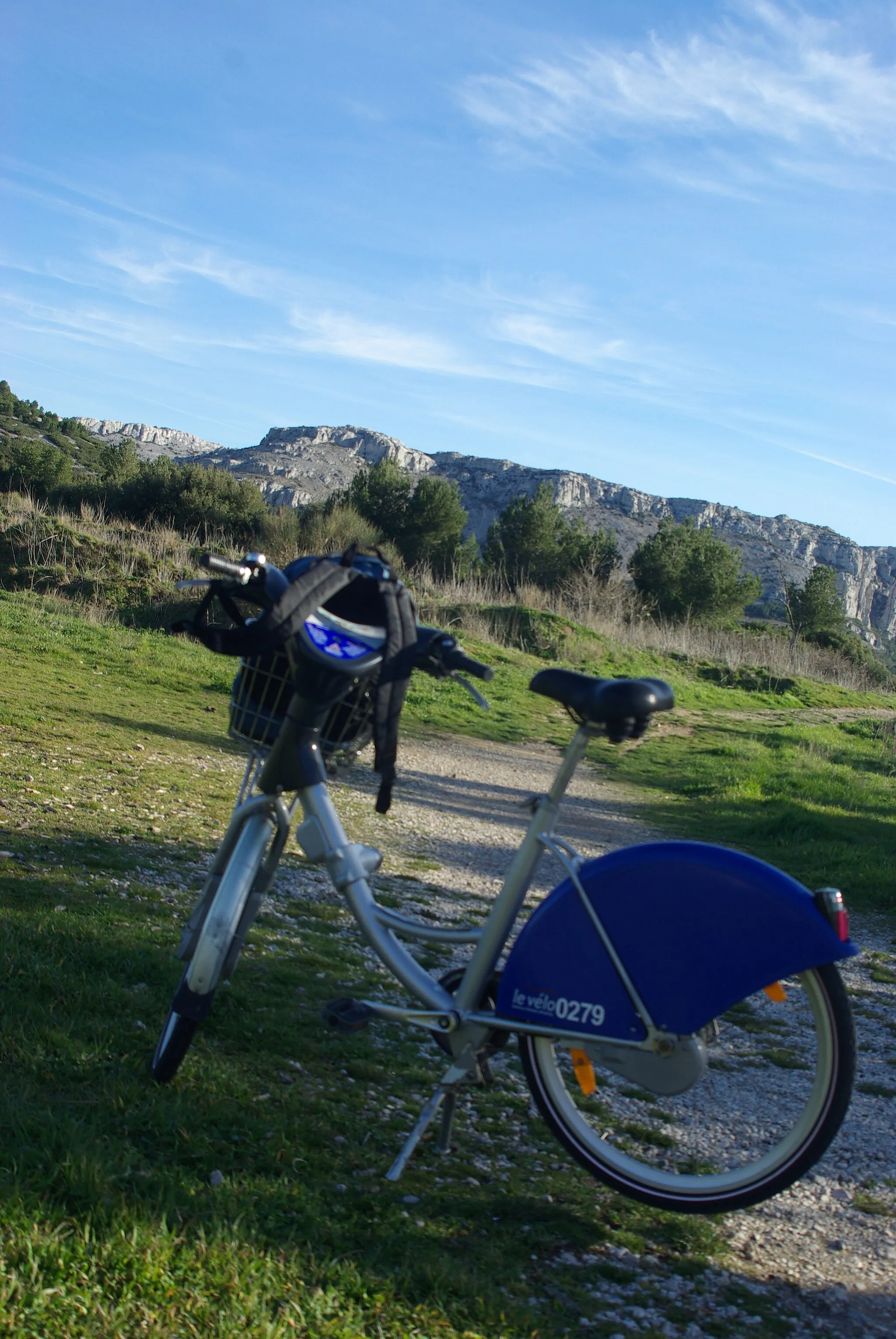 Photo showing: On top of the 'Col de la Gineste' with a rented 'Le Vélo'-bicycle