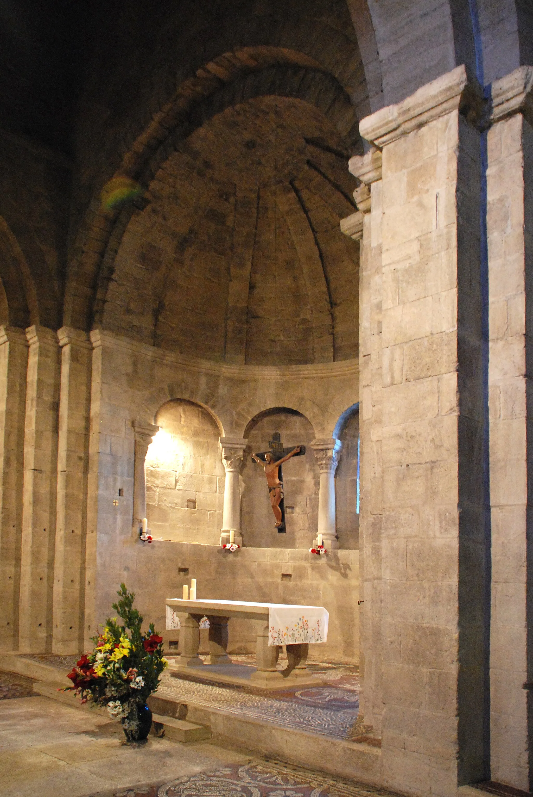 Photo showing: France - Alpes-de-Haute-Provence - Abbaye Notre-Dame de Ganagobie - Chœur et mosaïques