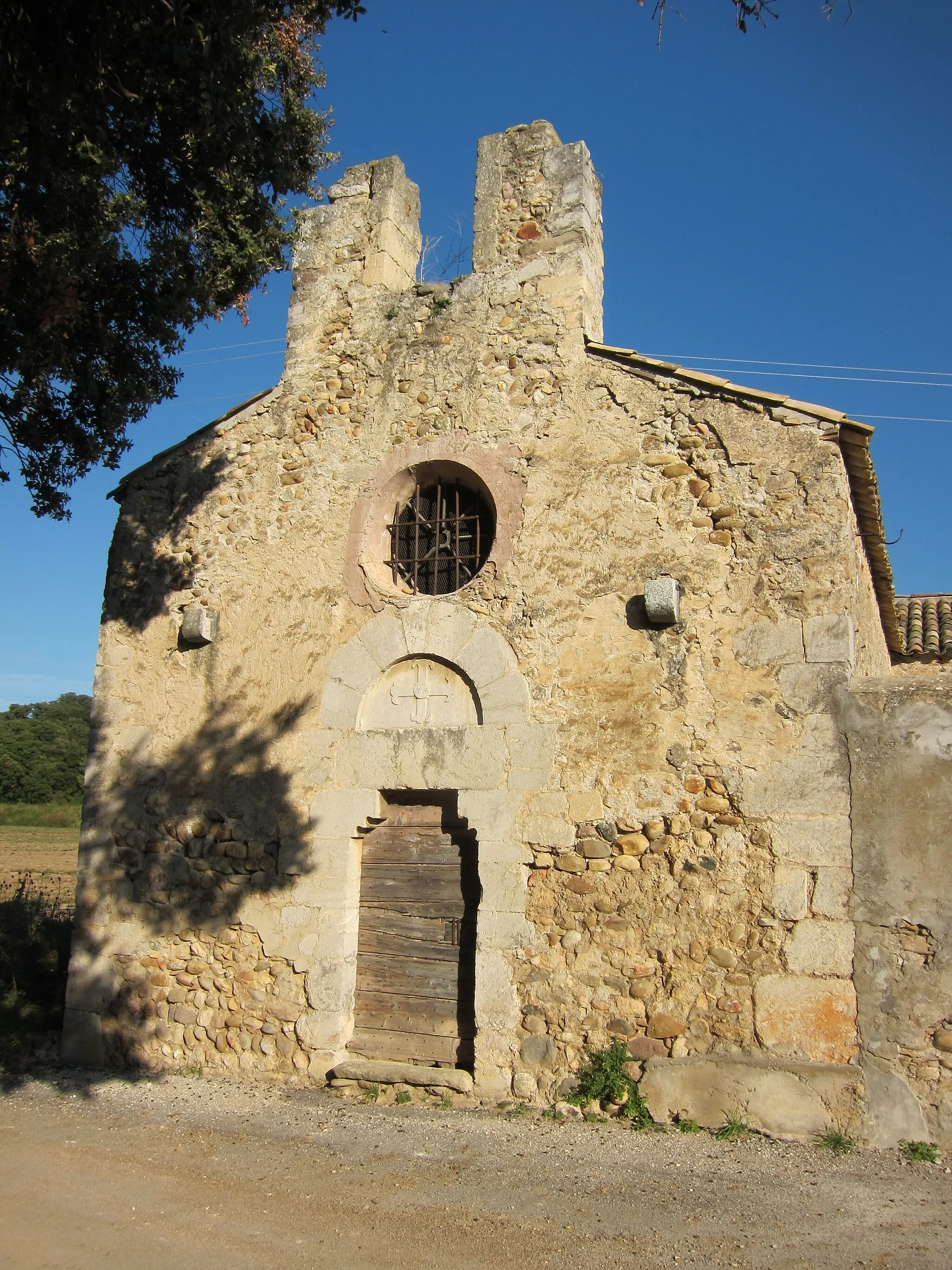 Photo showing: La chapelle en début d'automne vers la fin de l'après-midi