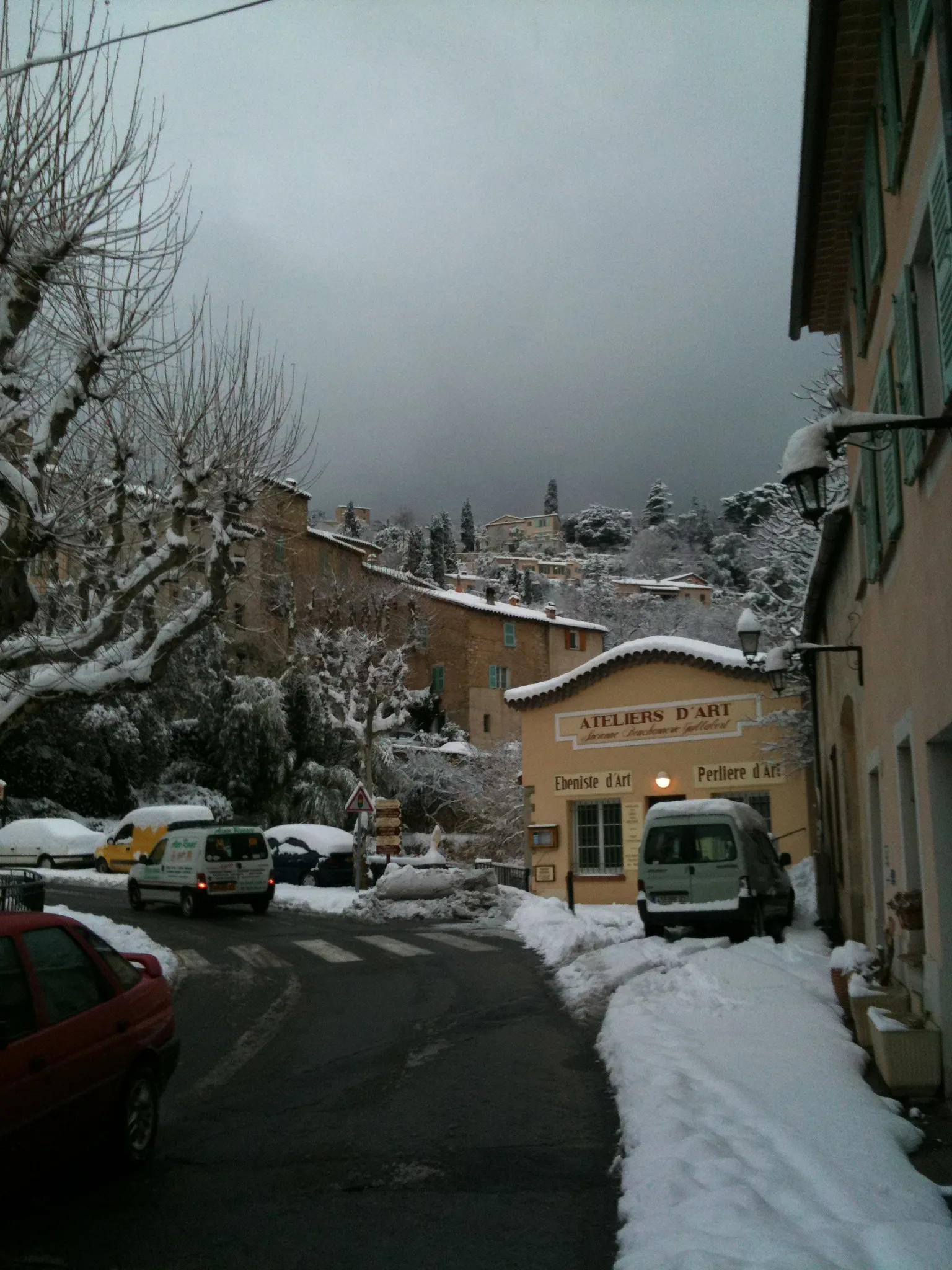 Photo showing: L'ancienne bouchonnerie l'hiver