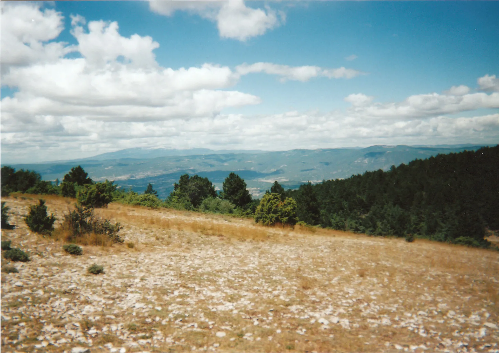 Photo showing: Panorama vers le Nord depuis le Mourre Nègre