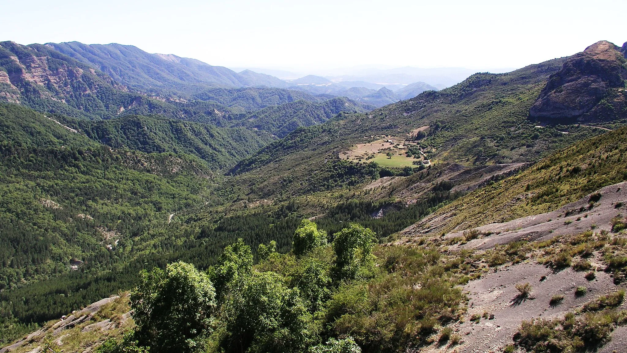 Photo showing: The Clos de Vière and the Vanson valley, Saint-Geniez, Alpes-de Haute-Provence, France.