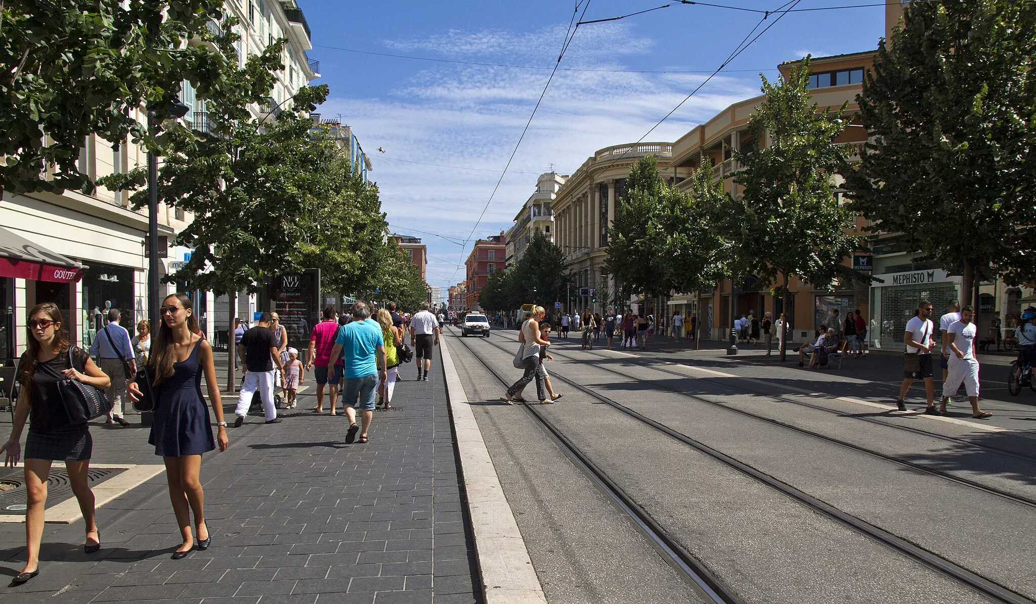 Photo showing: Av. Jean-Médecin, Nice, Provance-Alpes-Côte d'Azur, France