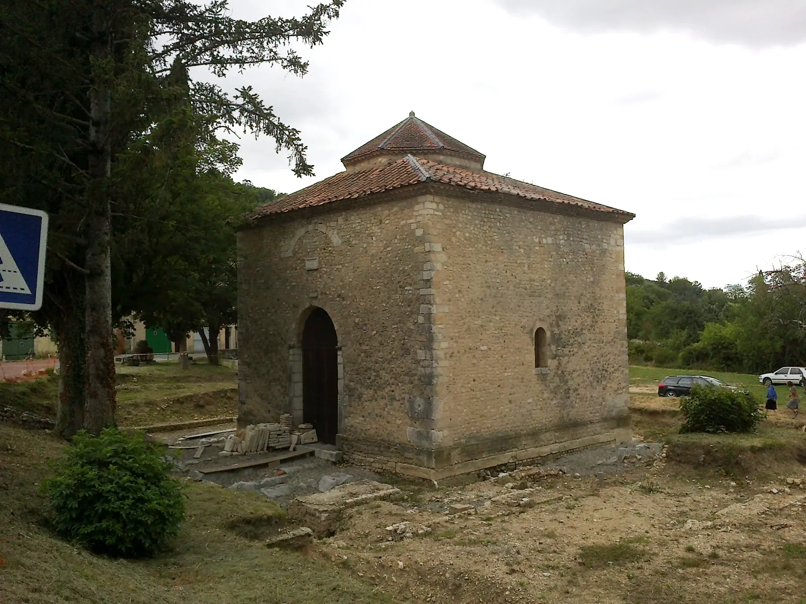 Photo showing: Alpes-Haute-Provence Riez Baptistere Merovingien 12072014