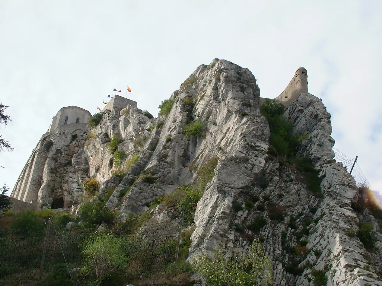 Photo showing: Citadelle de Sisteron - la guérite du diable vue du pont