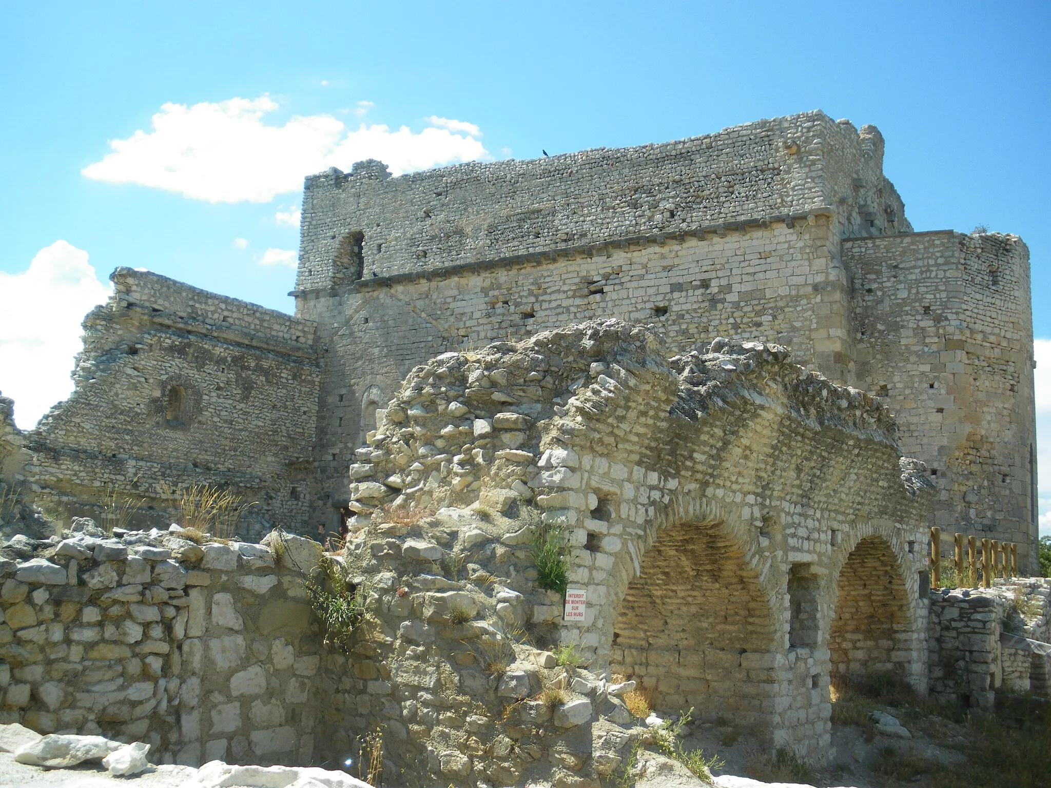 Photo showing: Monastère de Thouzon, commune du Thor, Vaucluse