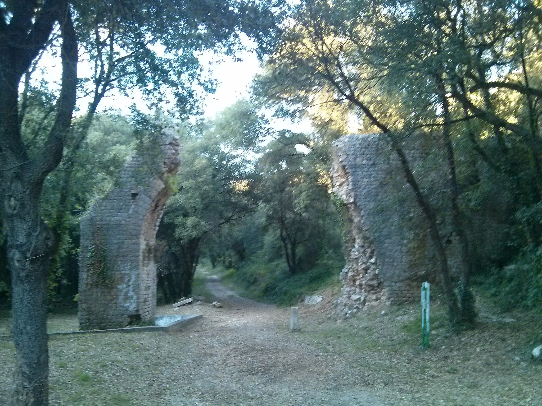 Photo showing: Aqueduc de Clausonnes (pont du Goa)